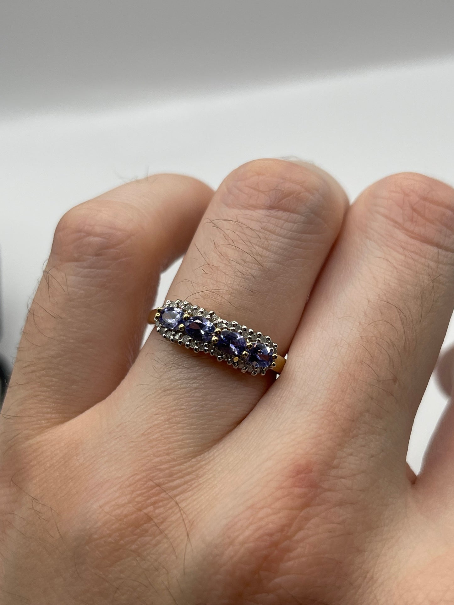 9ct gold tanzanite and diamond ring