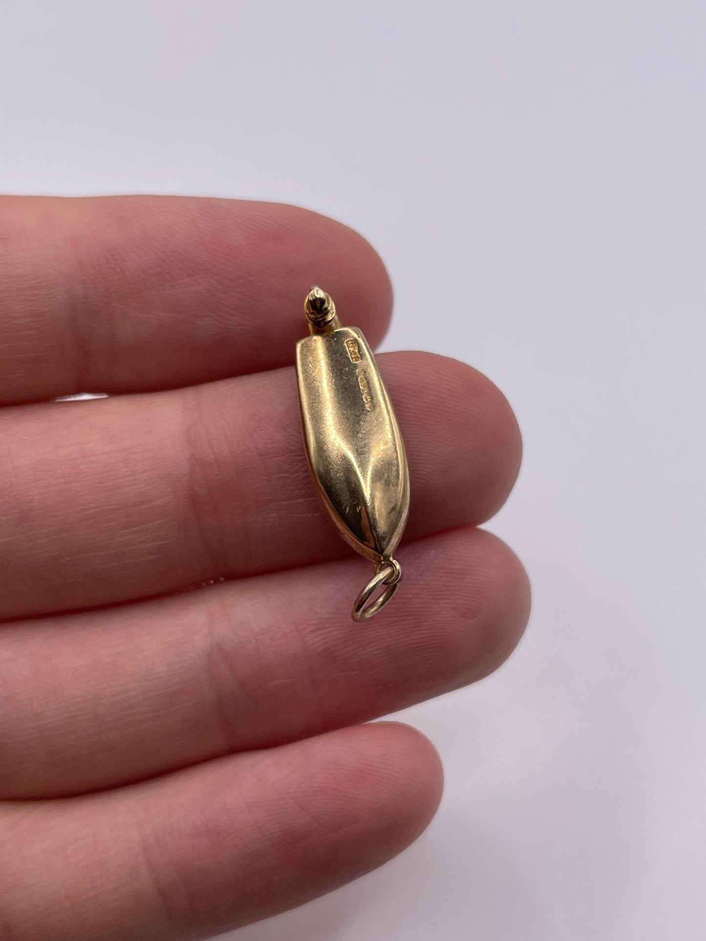 9ct gold speedboat charm
