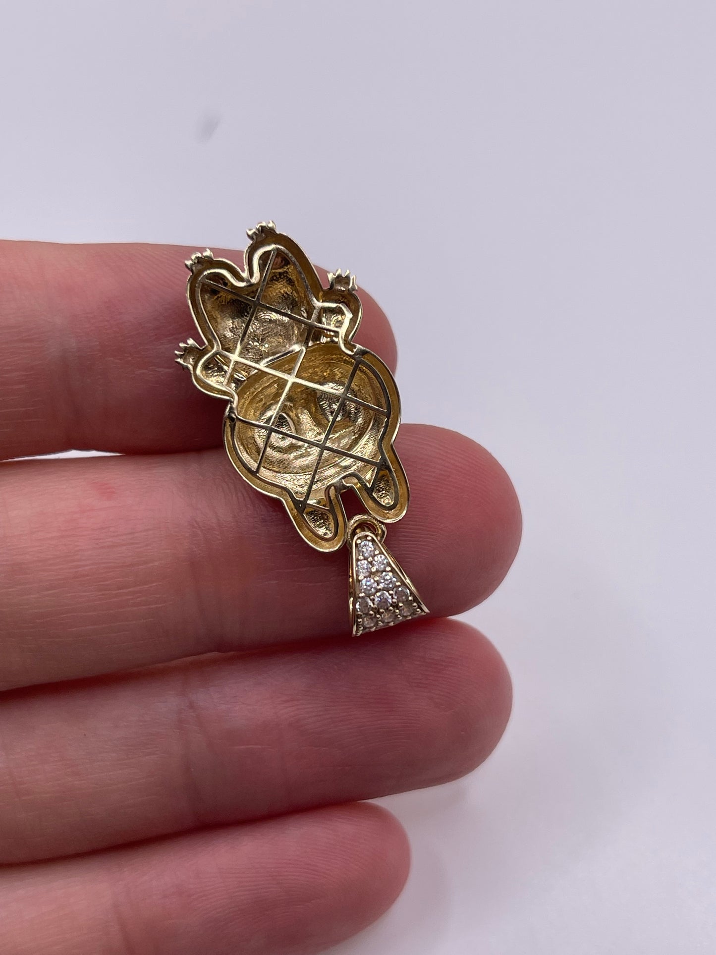 9ct gold character pendant