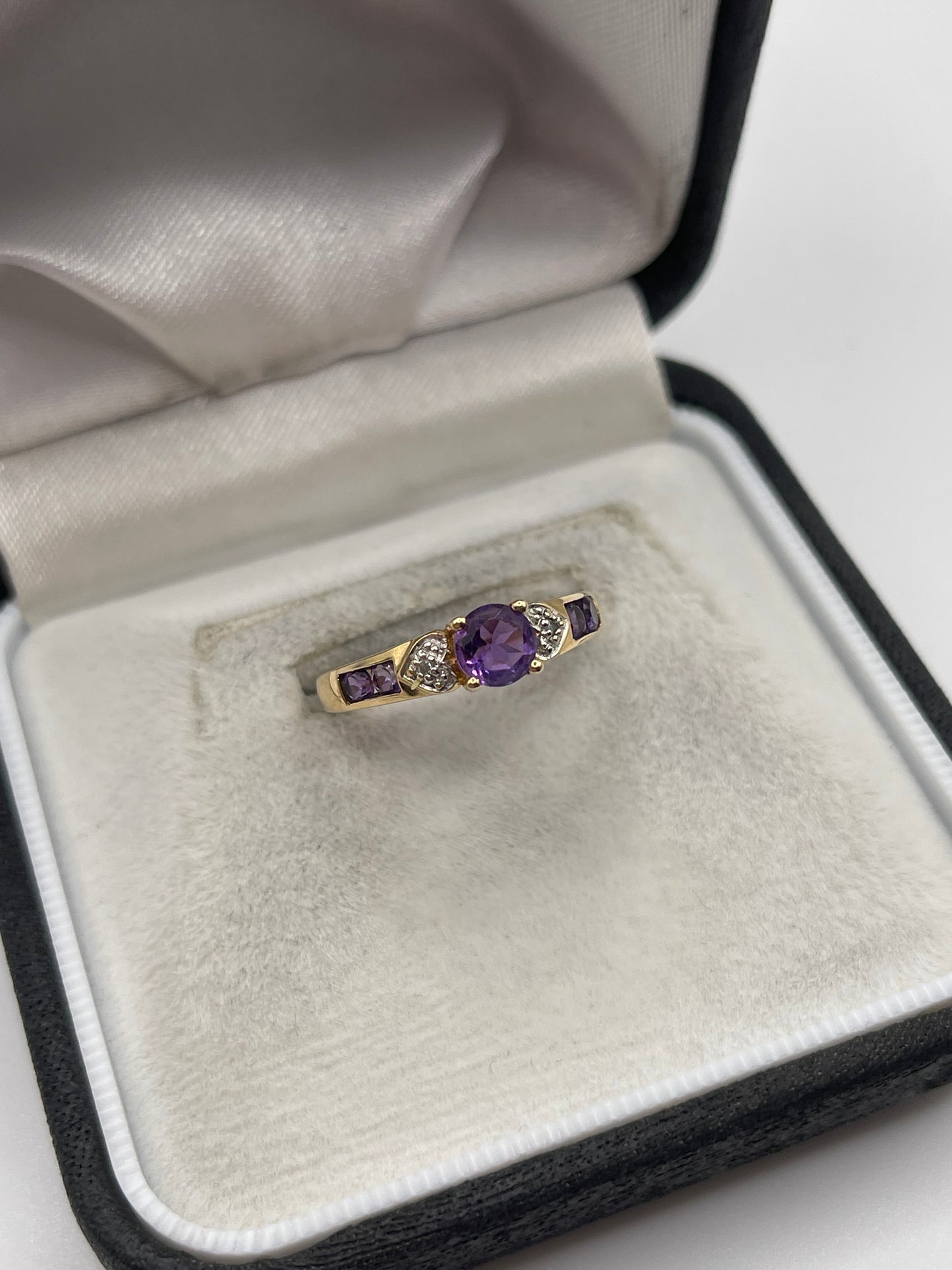 9ct gold amethyst and diamond ring