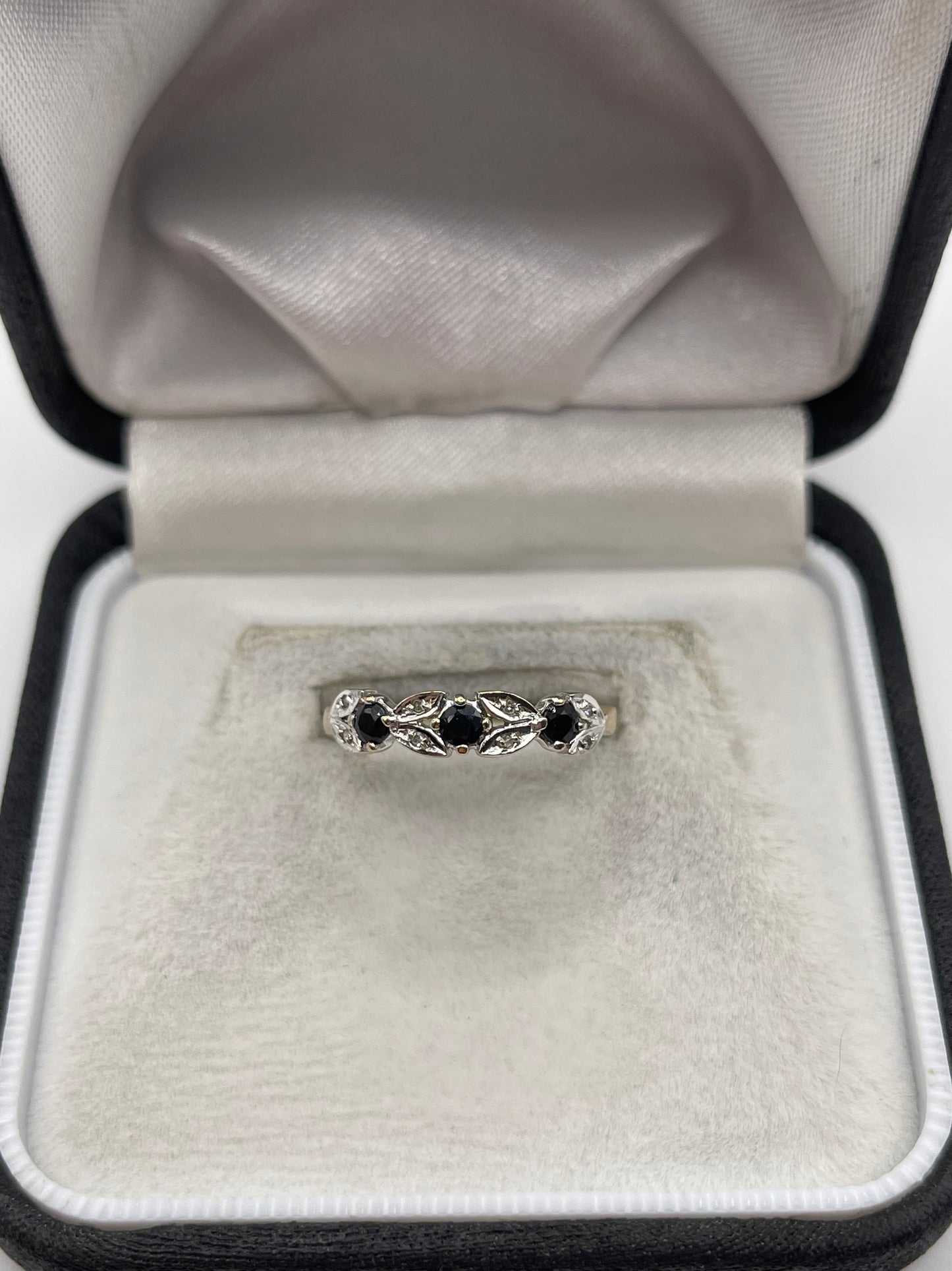 9ct gold sapphire and diamond ring