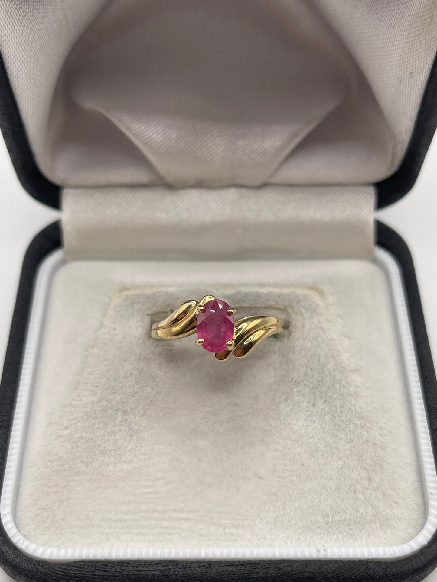 9ct gold ruby ring