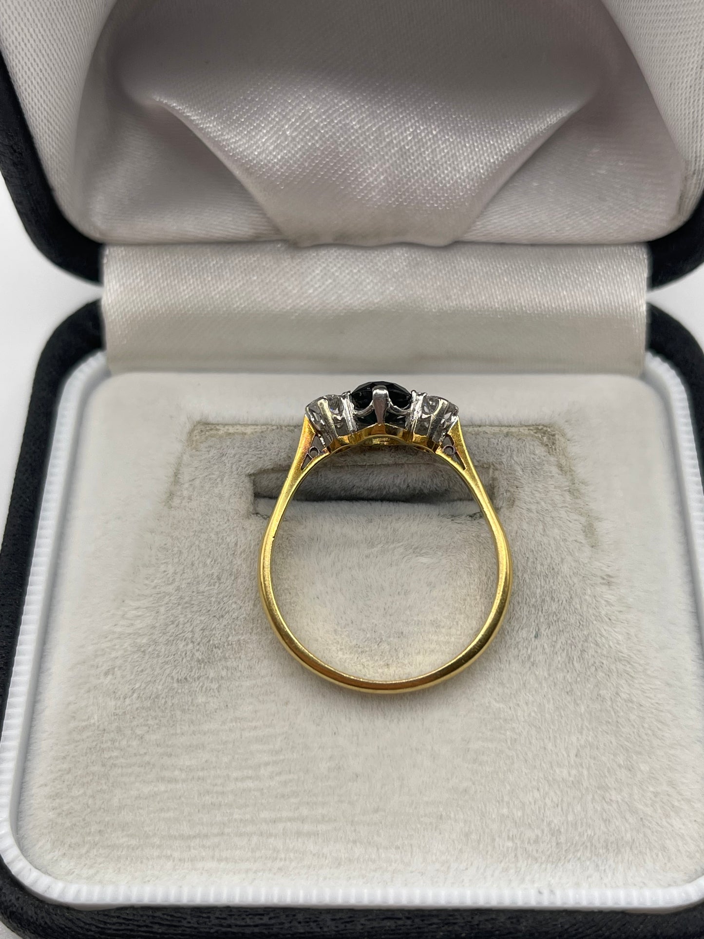 18ct gold sapphire and diamond ring