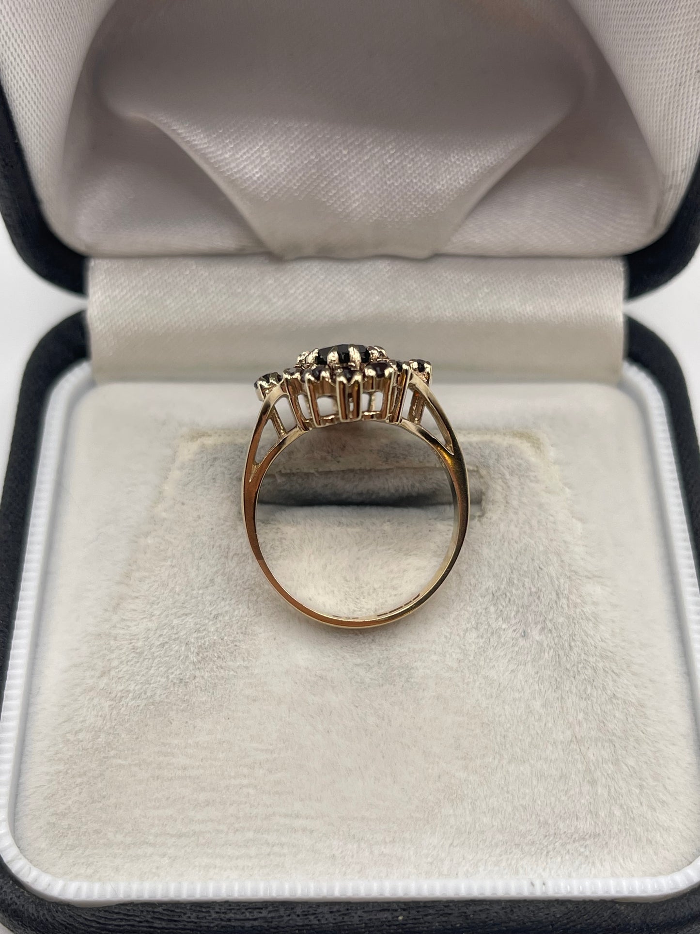 9ct gold garnet cluster ring