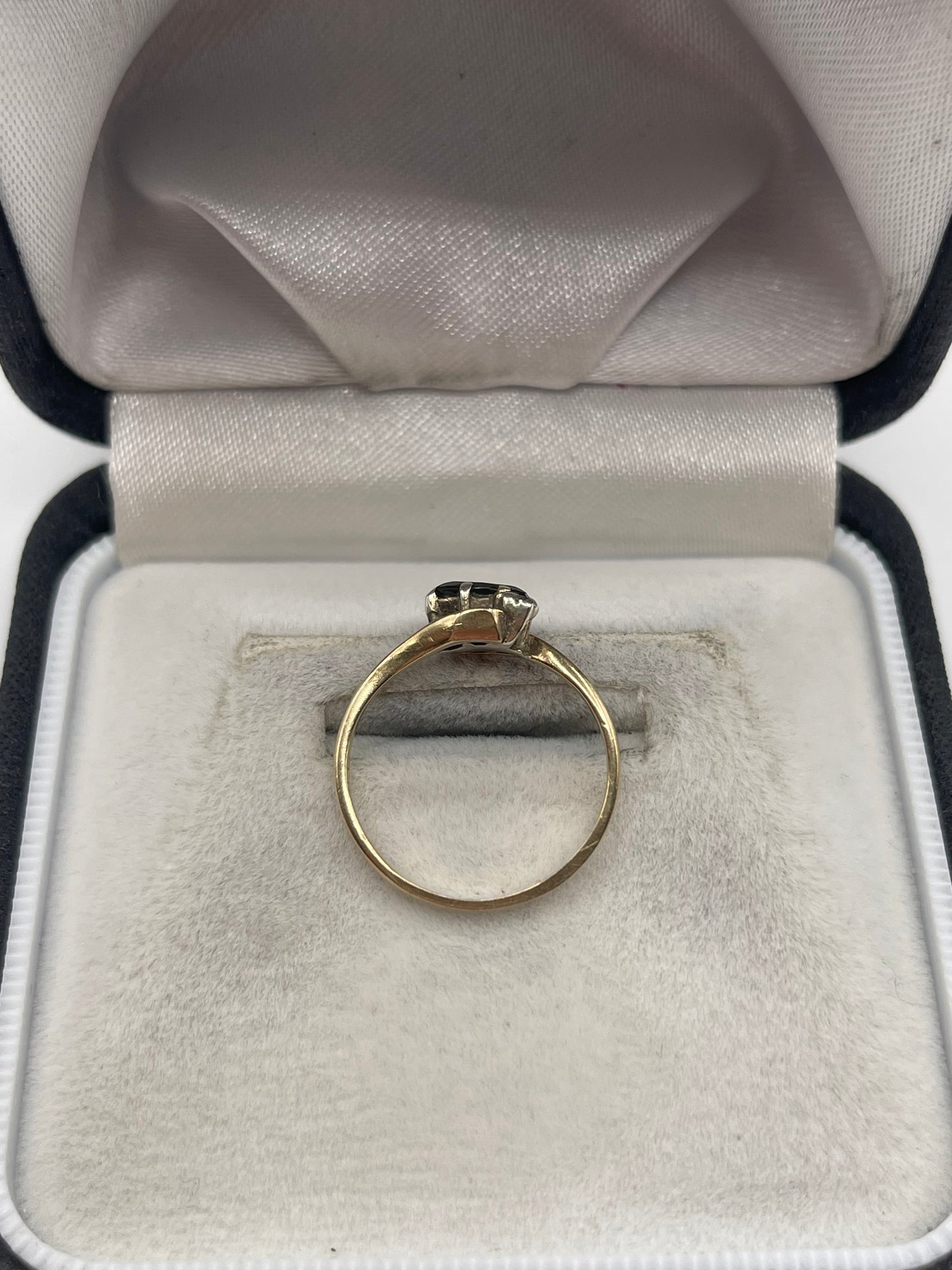 9ct gold sapphire and diamond ring