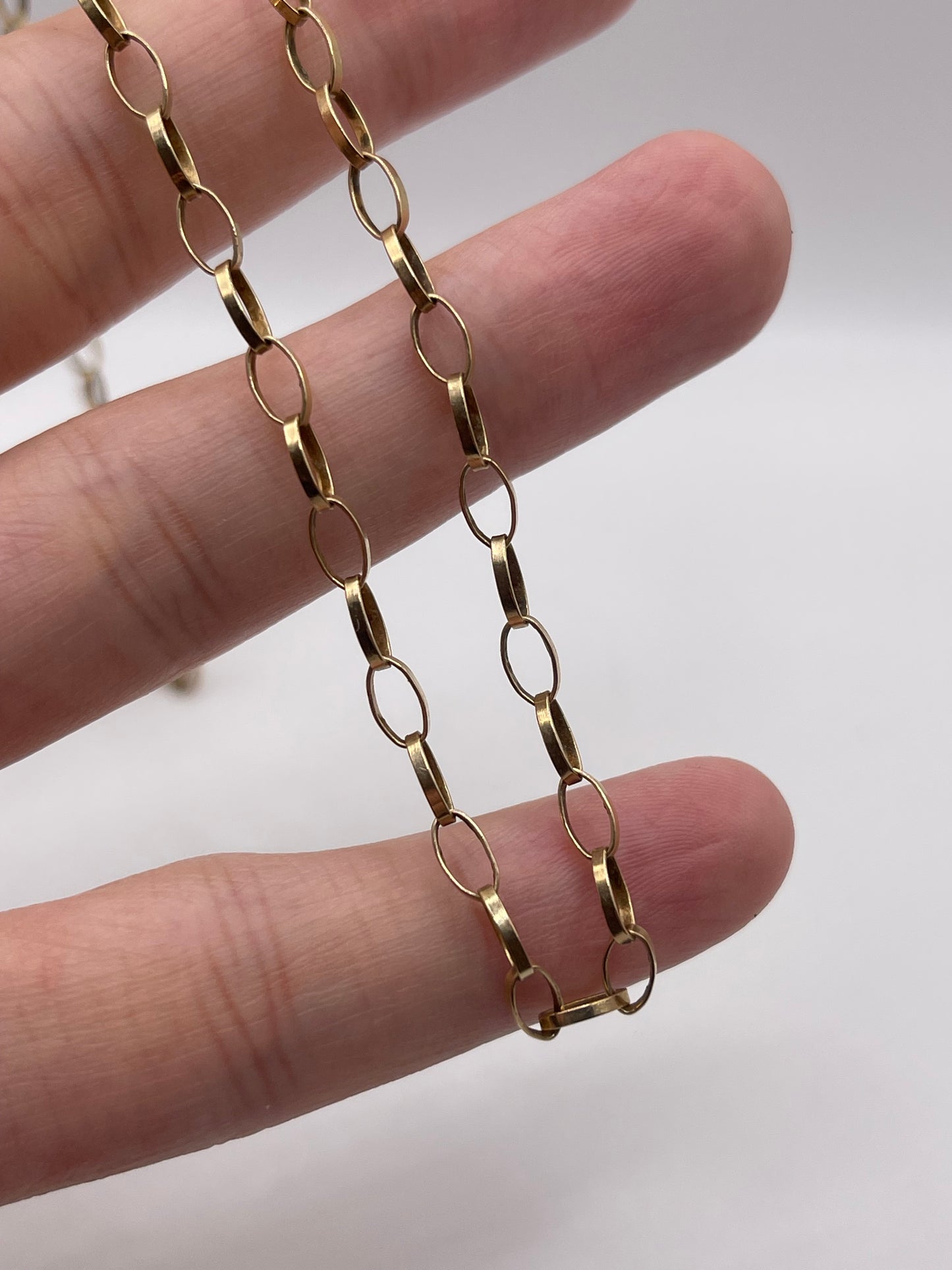 9ct gold chain 497