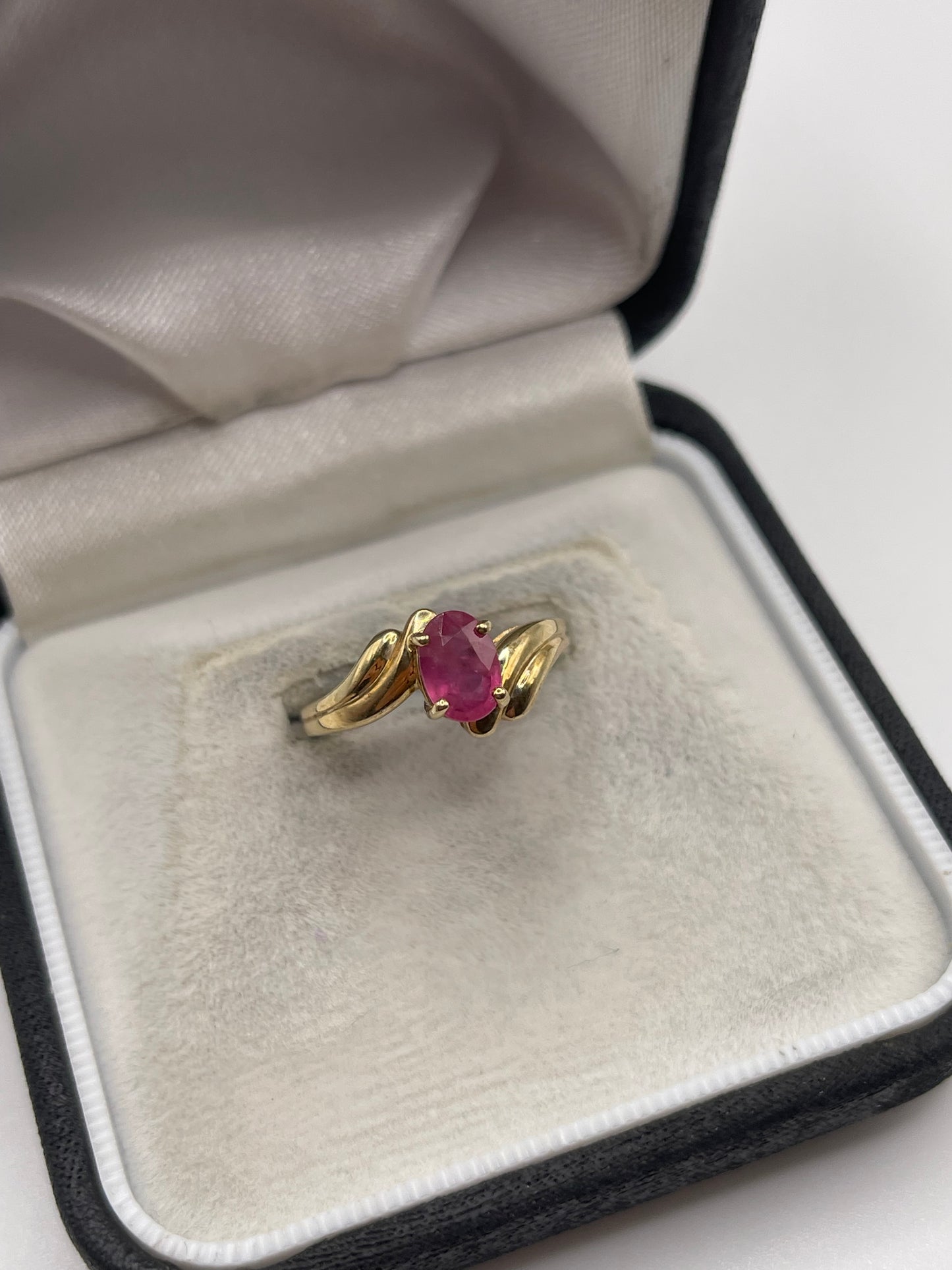 9ct gold ruby ring