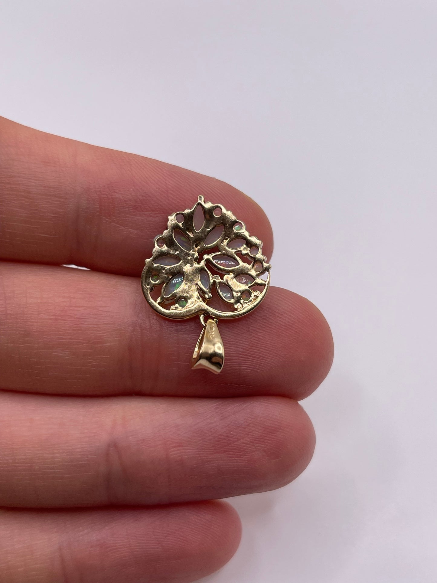 9ct gold opal and diamond pendant