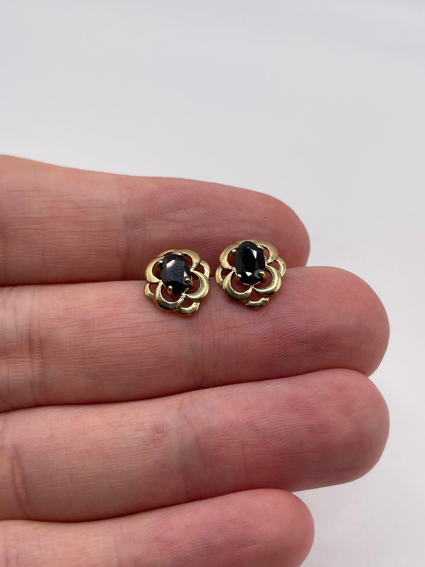9ct gold sapphire earrings