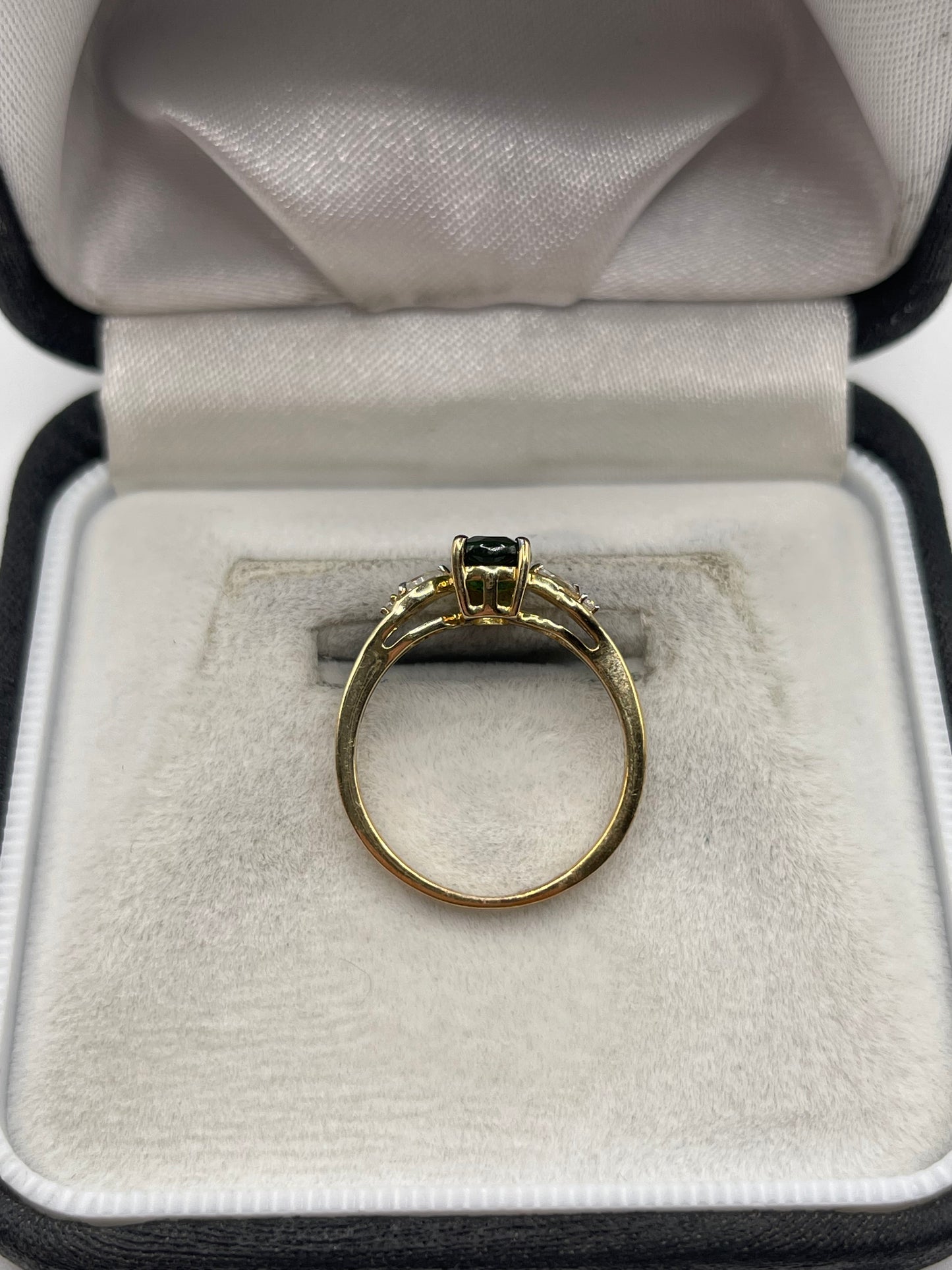 9ct gold diopside and zircon ring