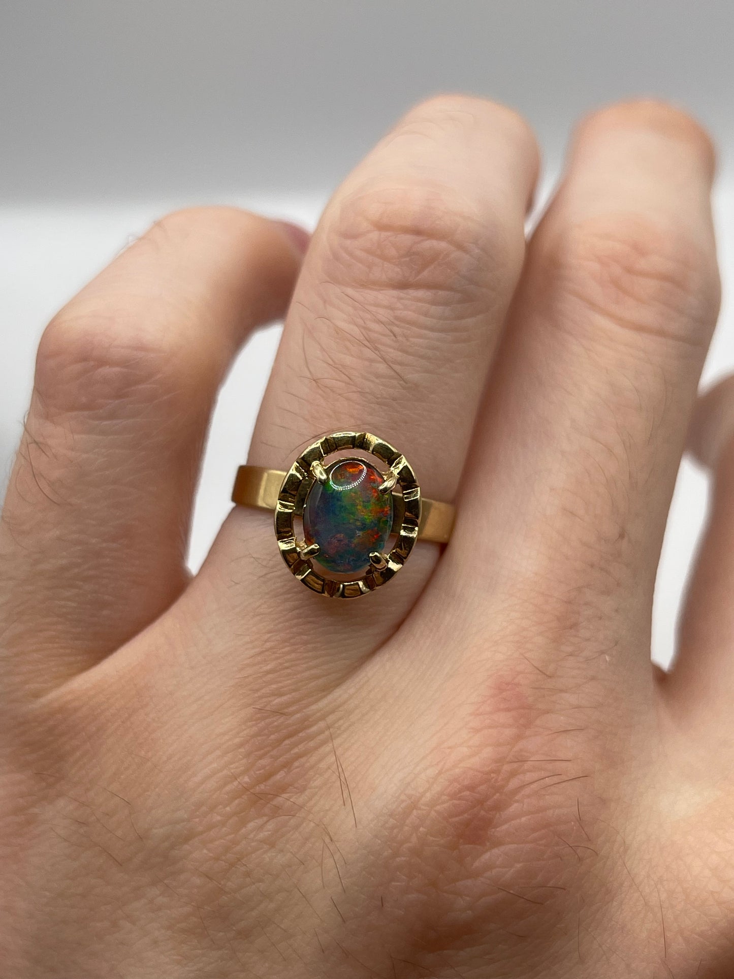 9ct gold black opal triplet ring