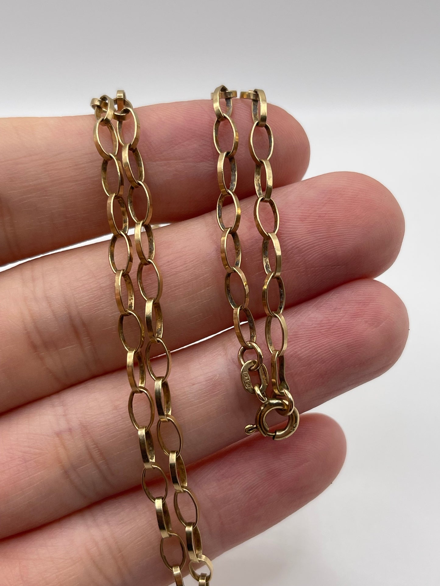 9ct gold chain 497