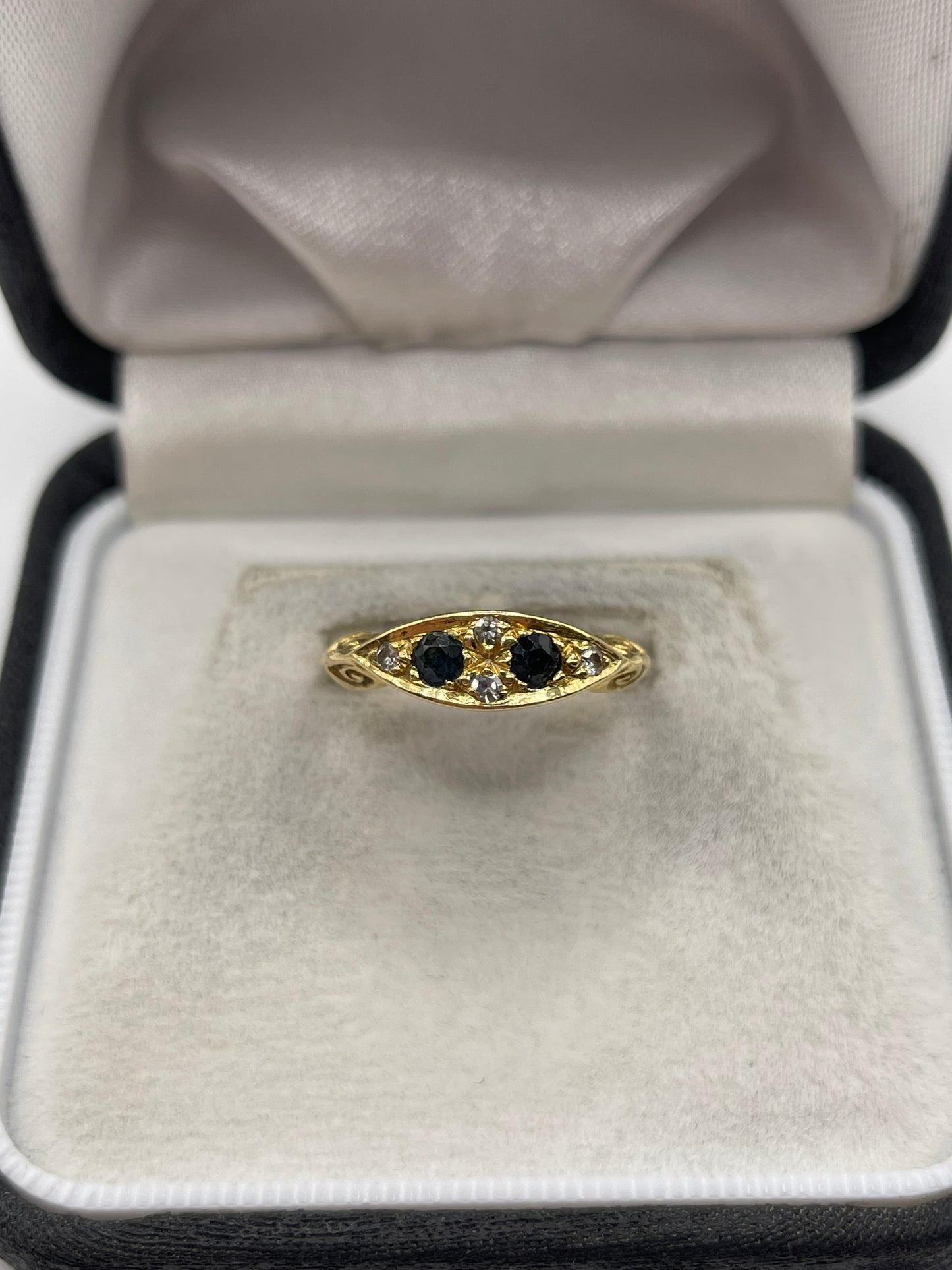 18ct gold sapphire and diamond ring