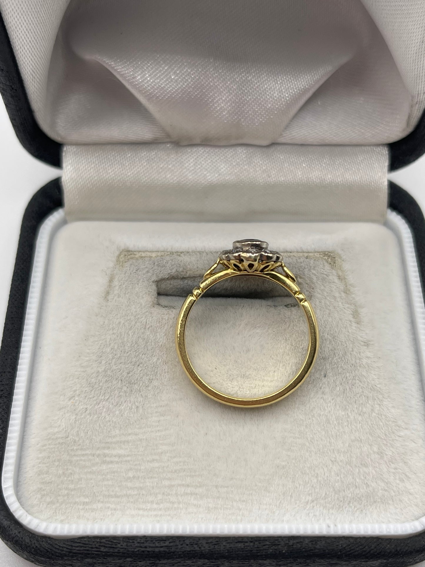 18ct gold aquamarine and diamond ring