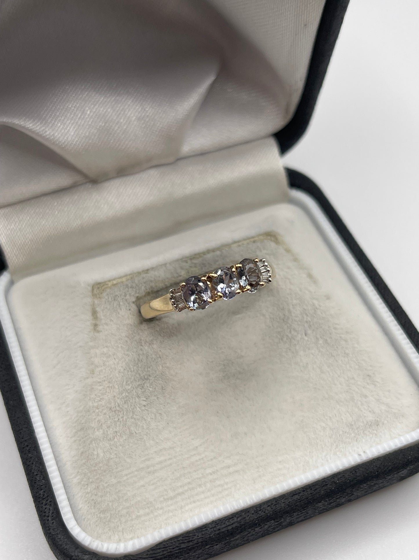 9ct gold tanzanite and diamond ring