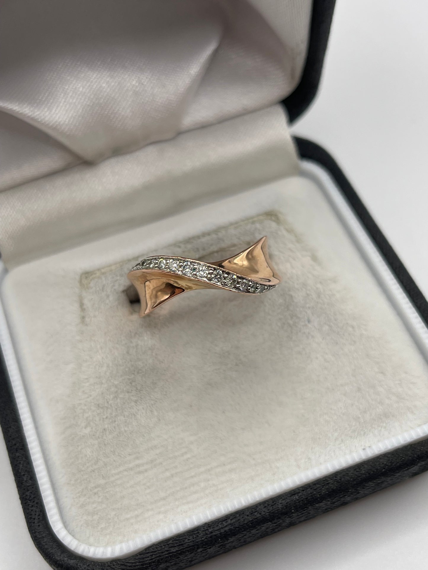 9ct rose gold diamond ring