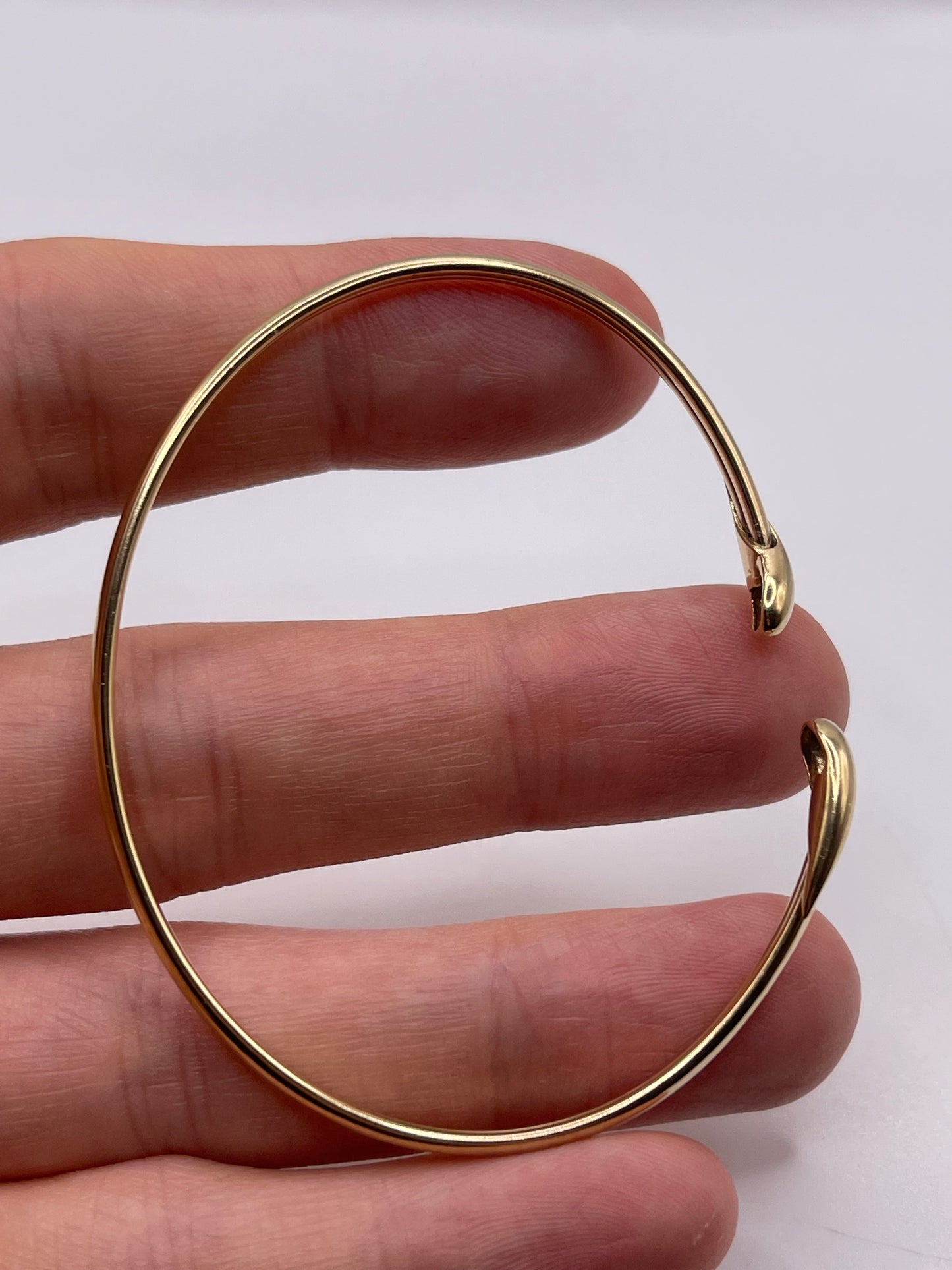 9ct gold bangle