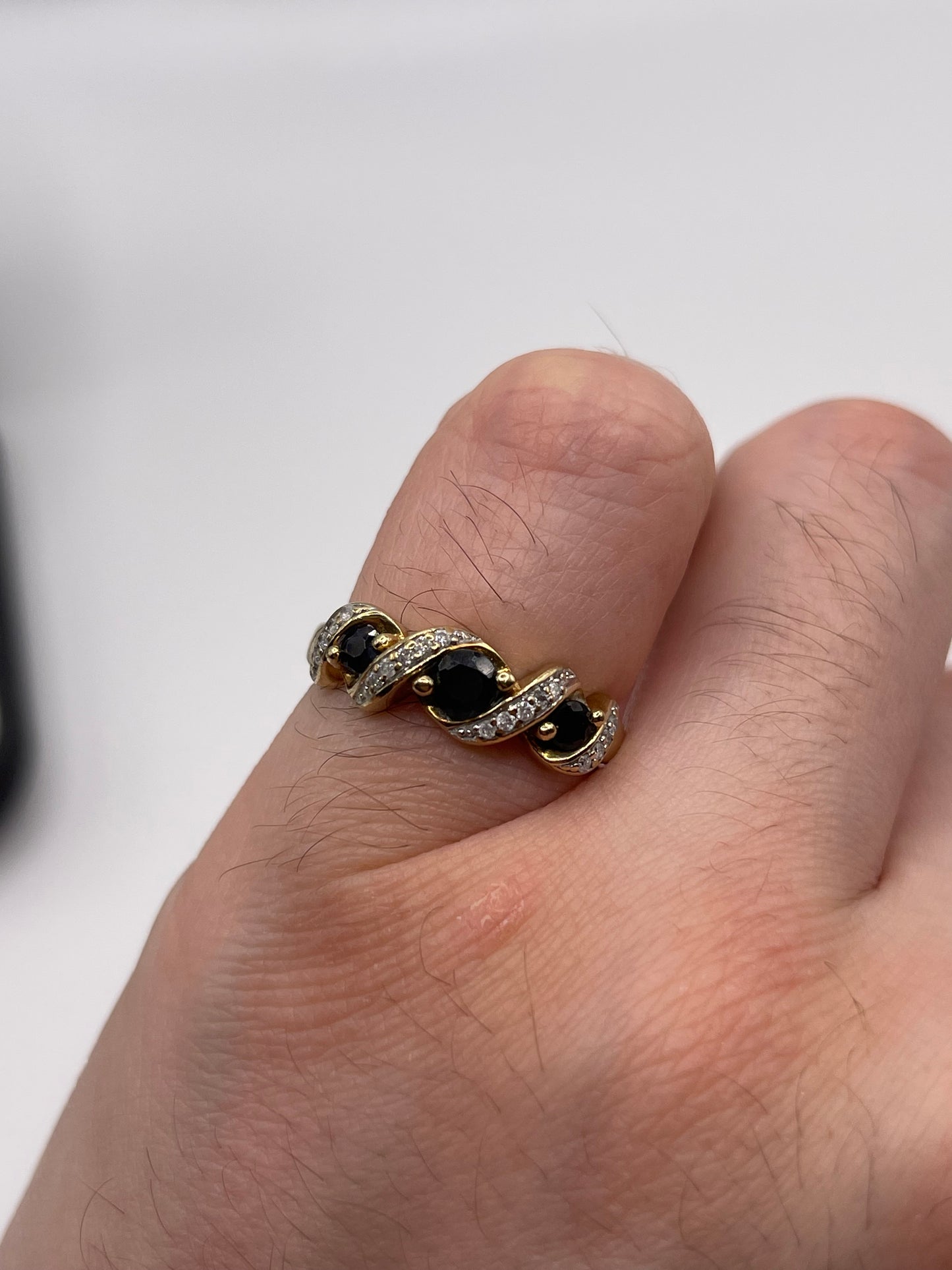 9ct gold sapphire and diamond ring