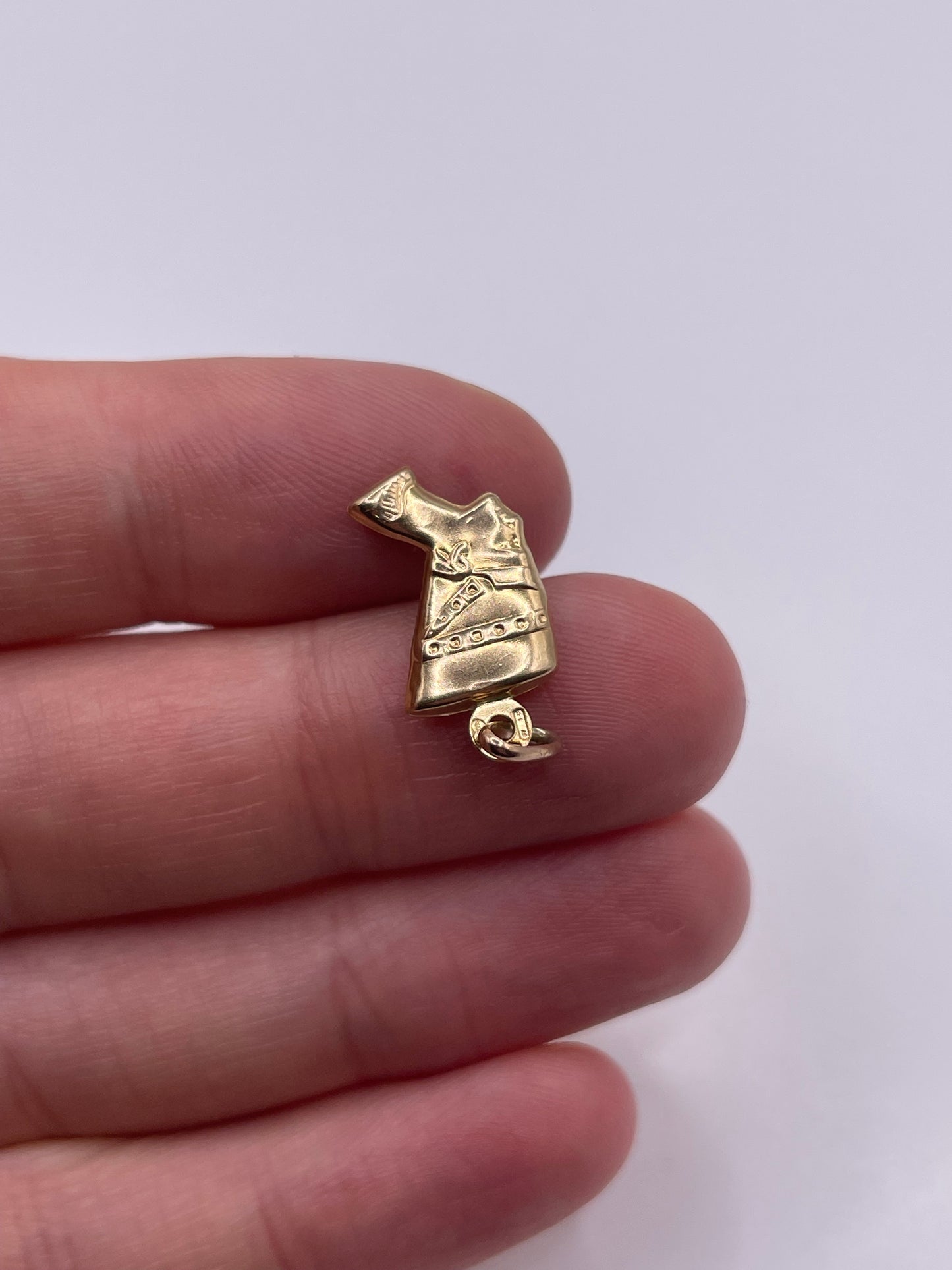 9ct gold queen Nefertiti charm