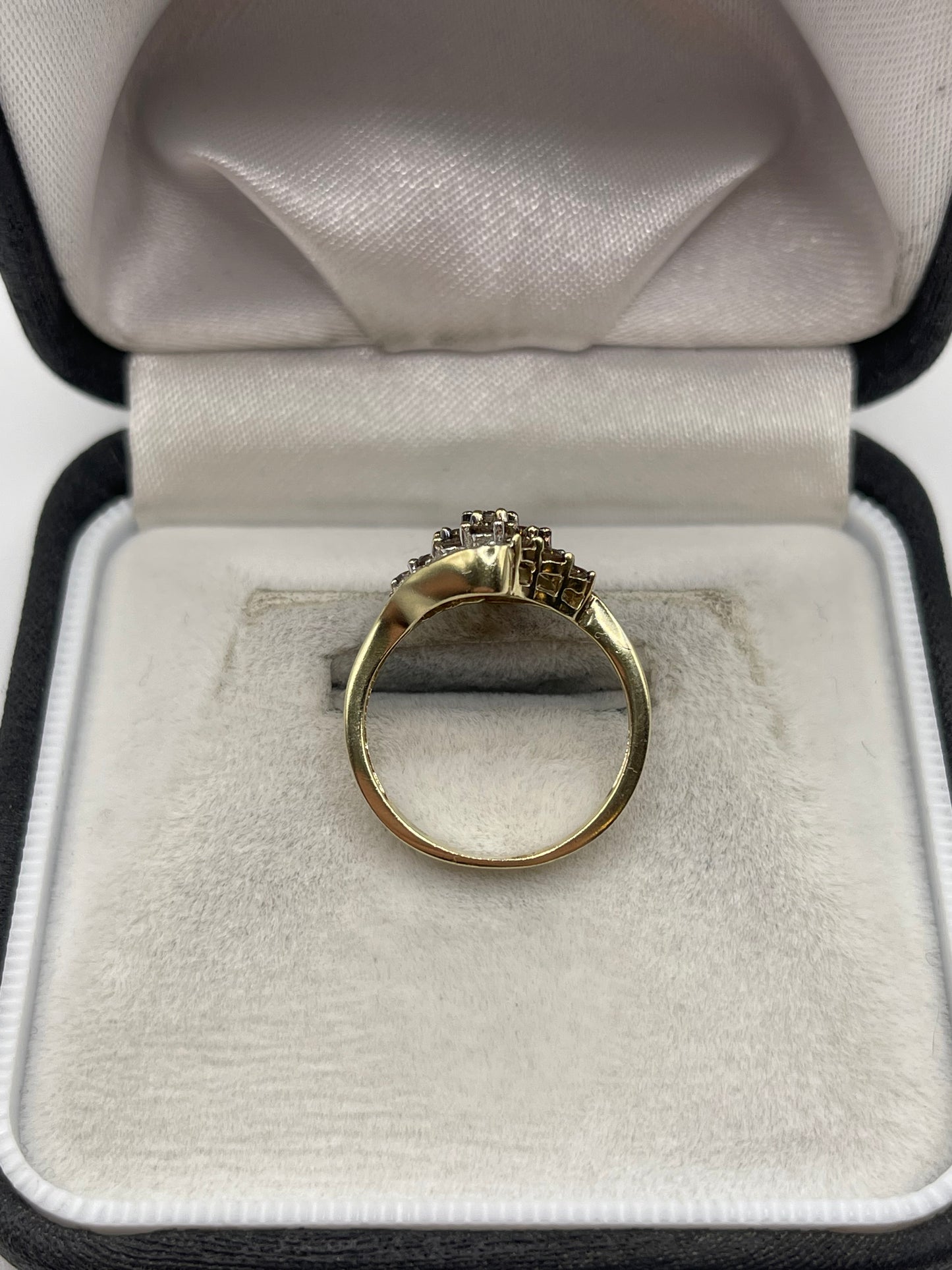 9ct gold diamond cluster ring