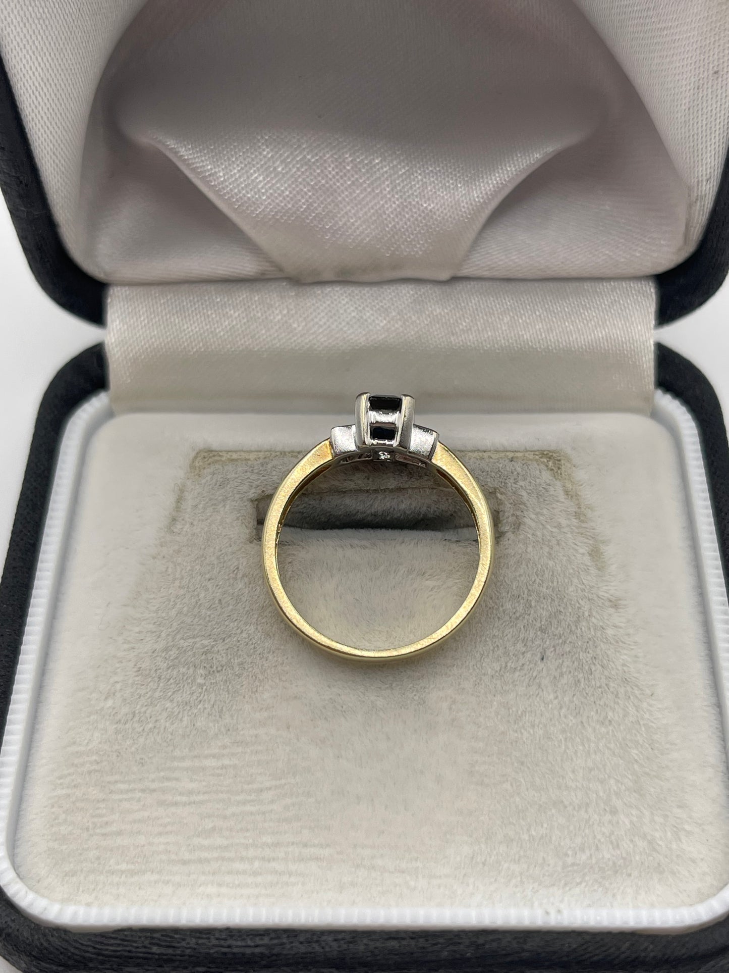 9ct gold sapphire and diamond ring