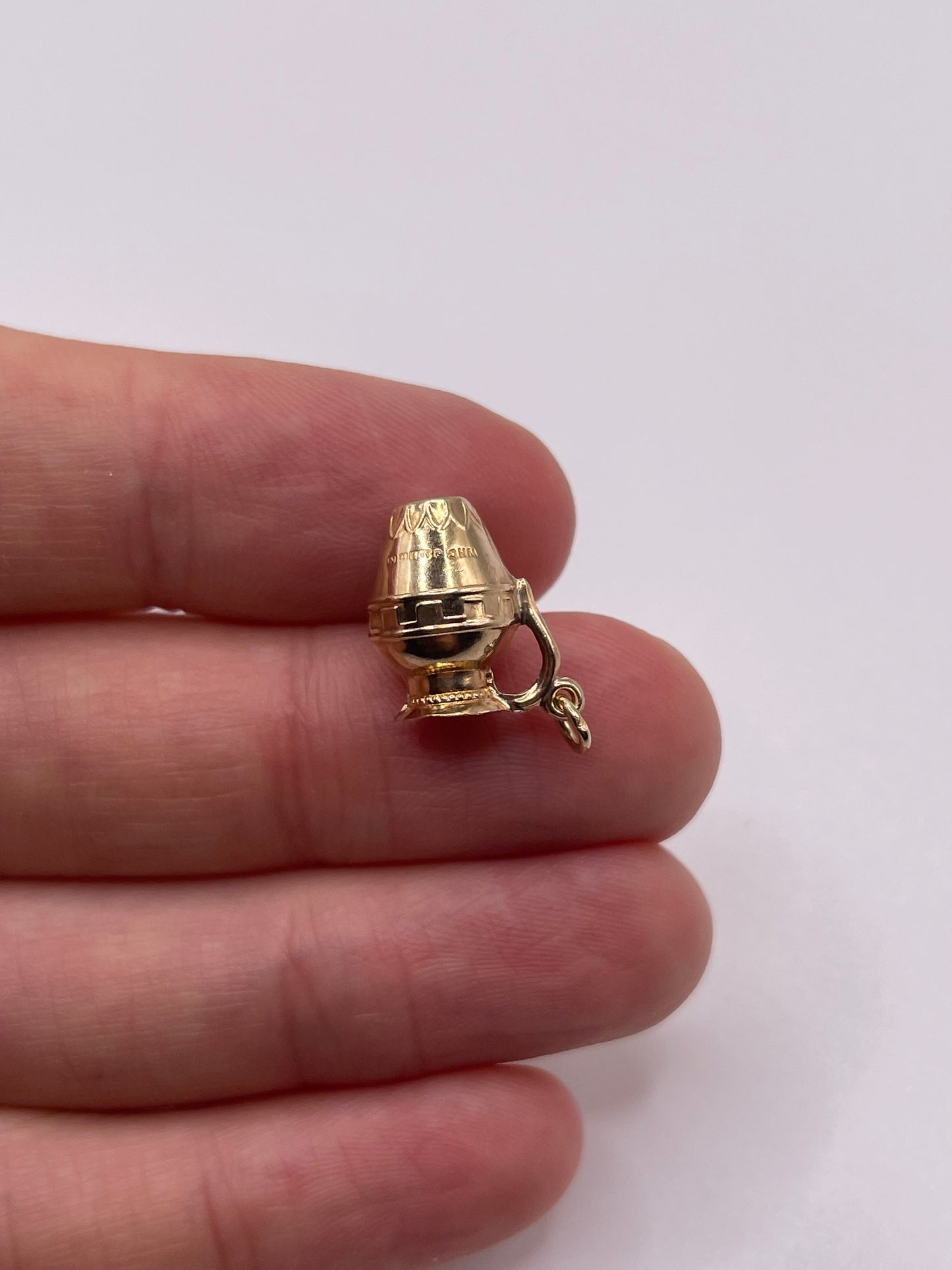 9ct gold vase charm