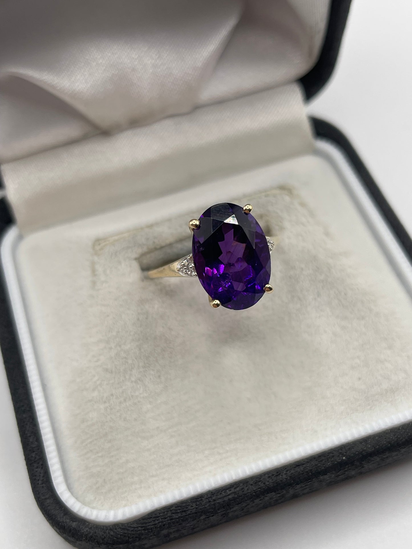 9ct gold amethyst and zircon ring