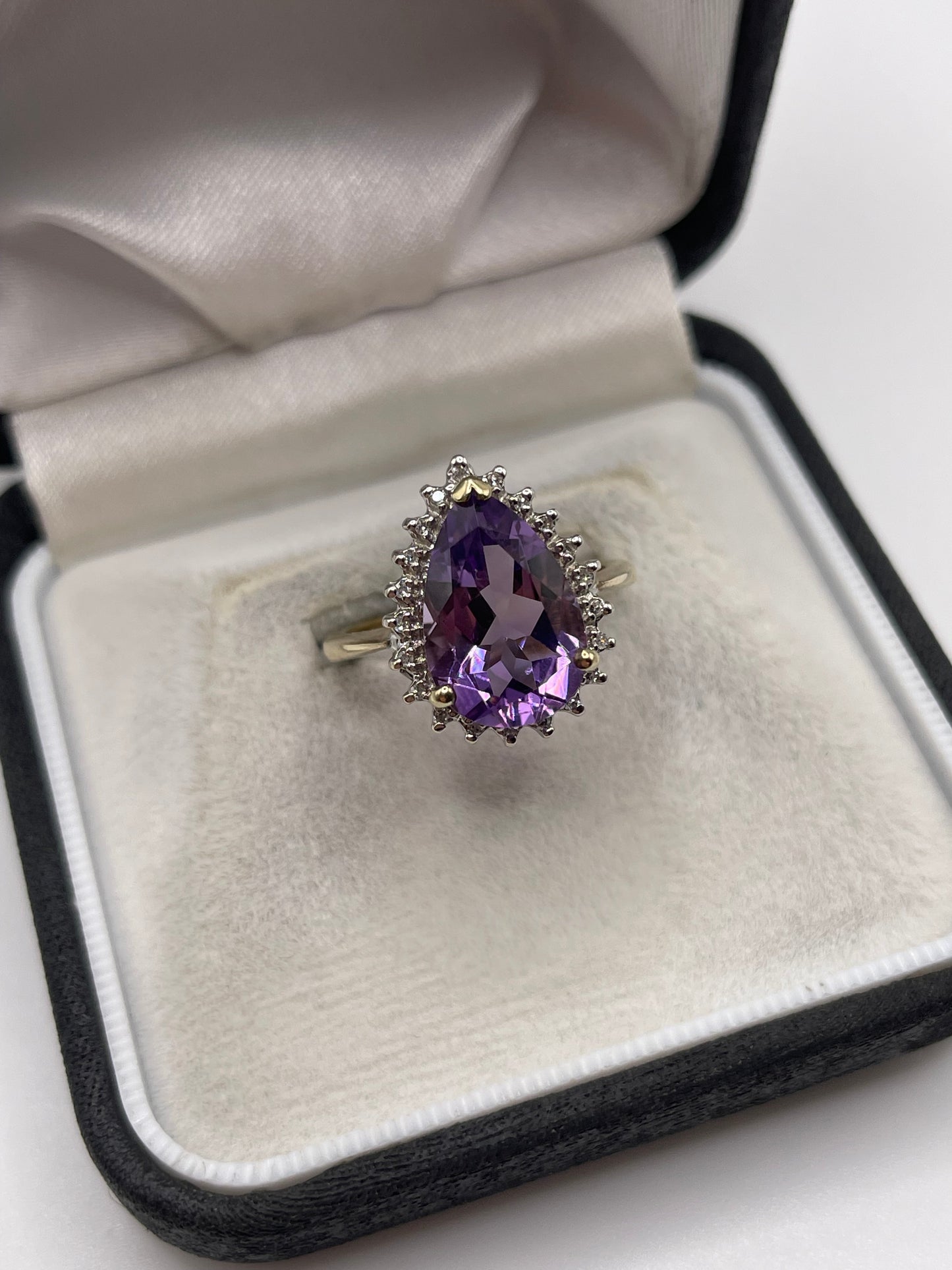 9ct gold amethyst and diamond ring