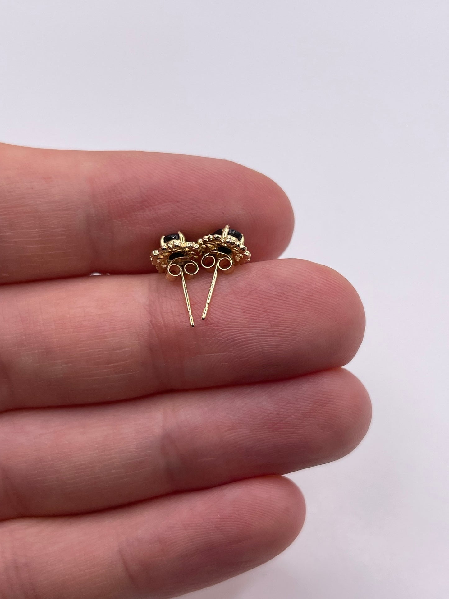 9ct gold sapphire earrings