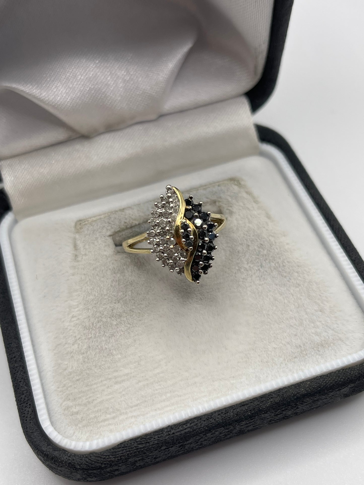 9ct gold diamond cluster ring