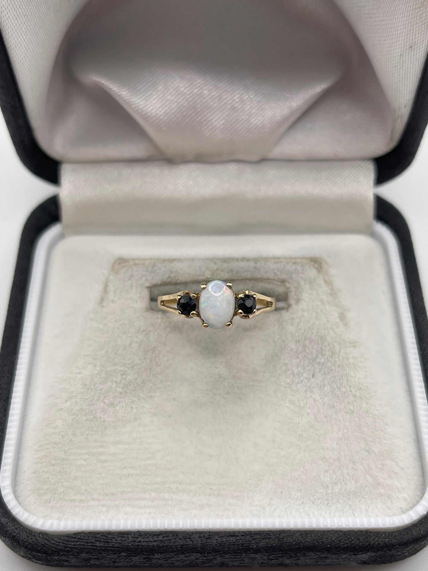 9ct gold opal and sapphire ring