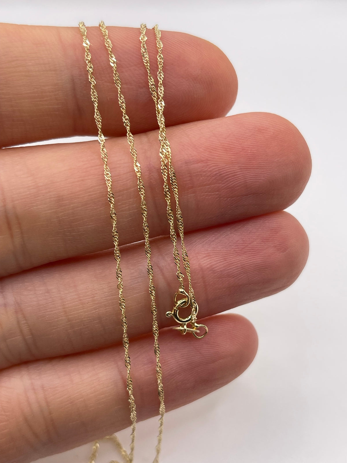 9ct gold chain 576