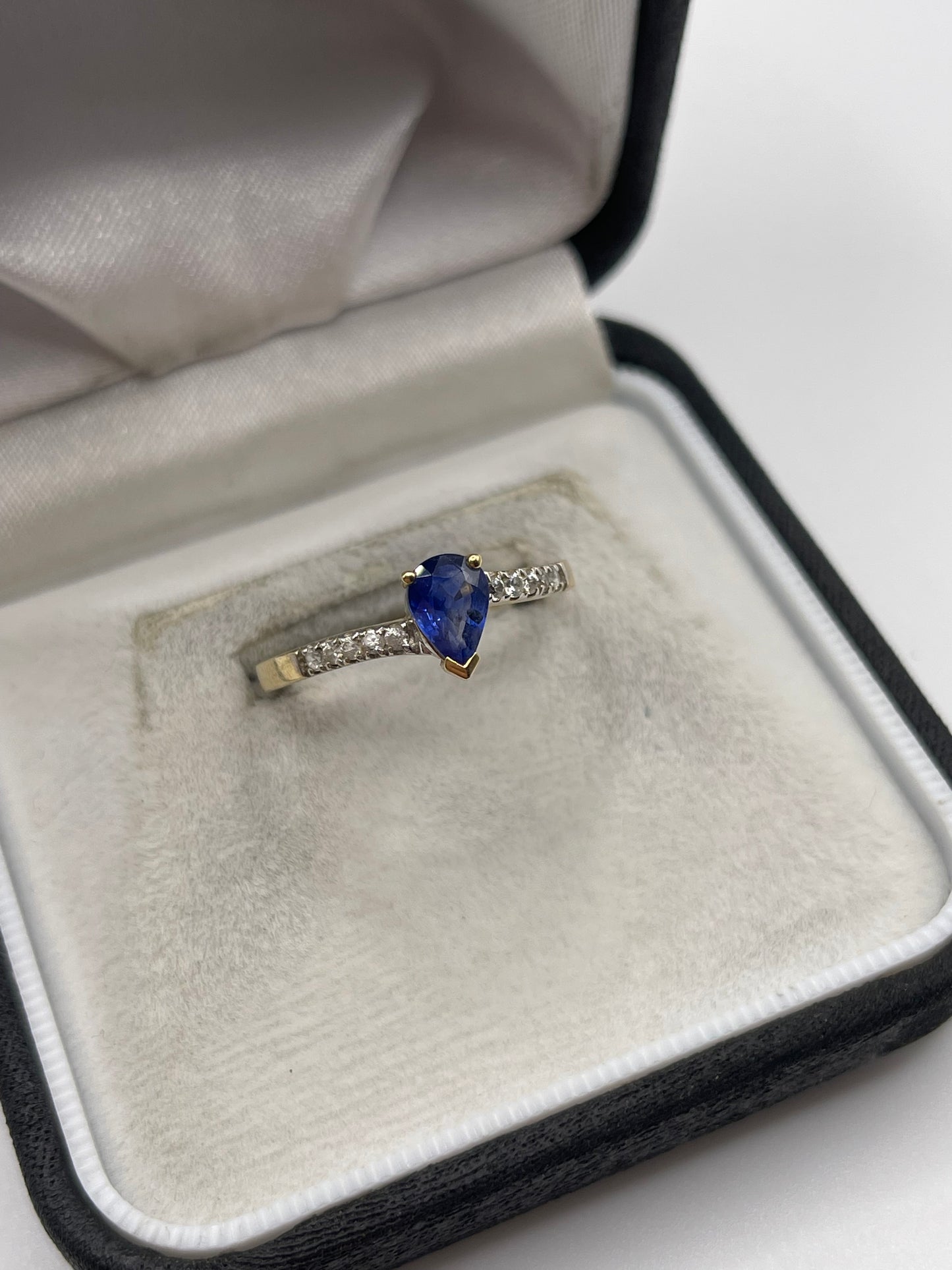 9ct gold kyanite and zircon ring