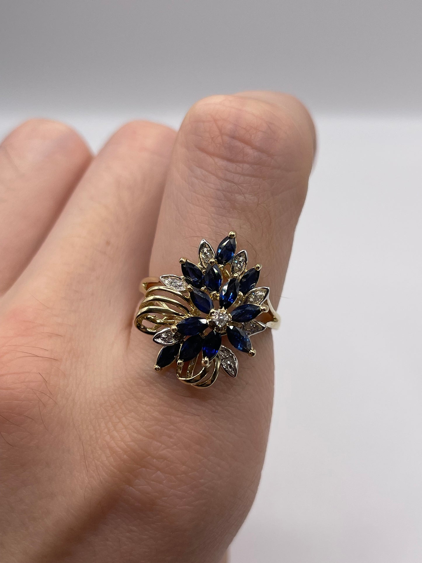 9ct gold sapphire and diamond ring
