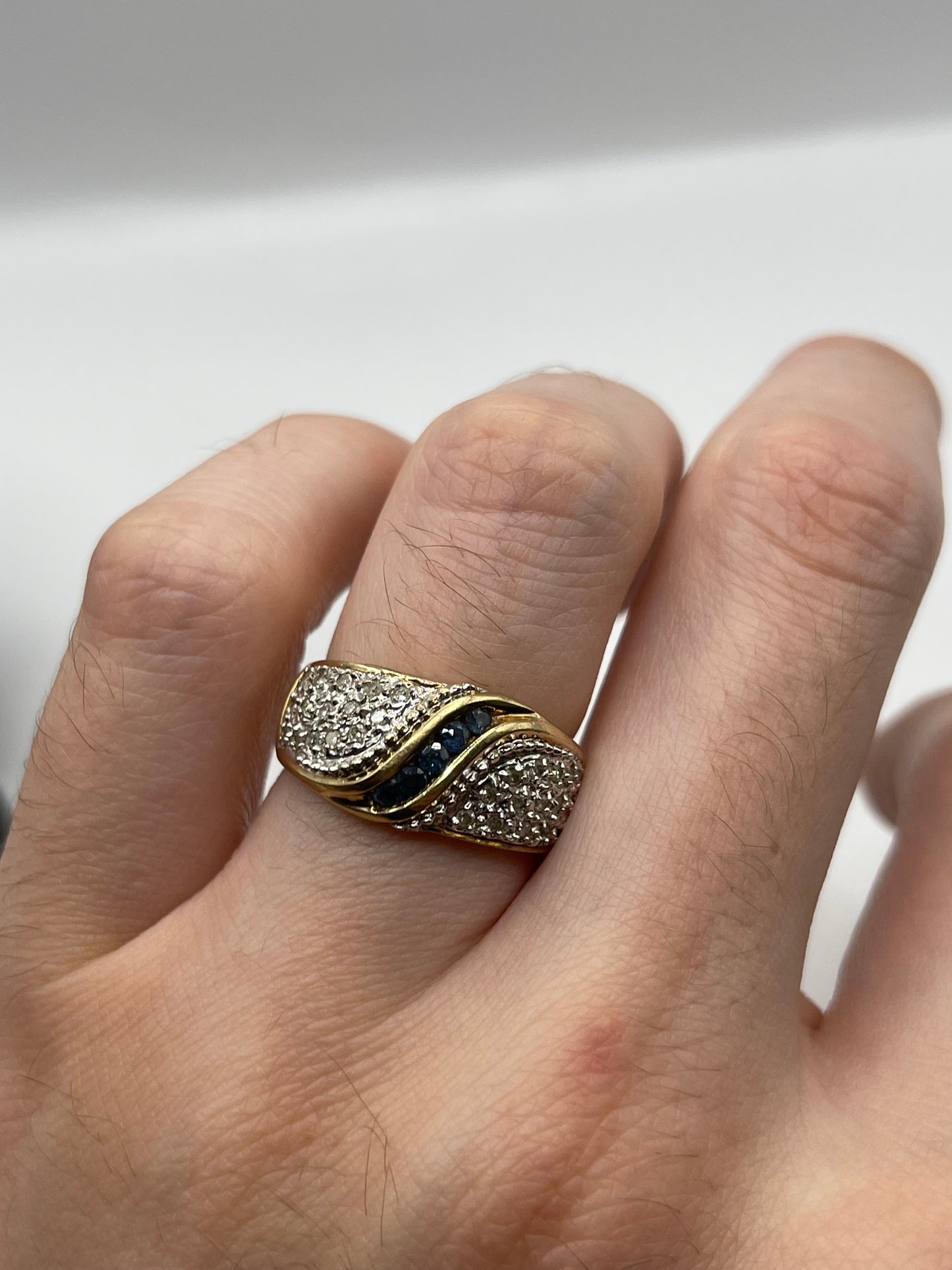9ct gold sapphire and diamond ring