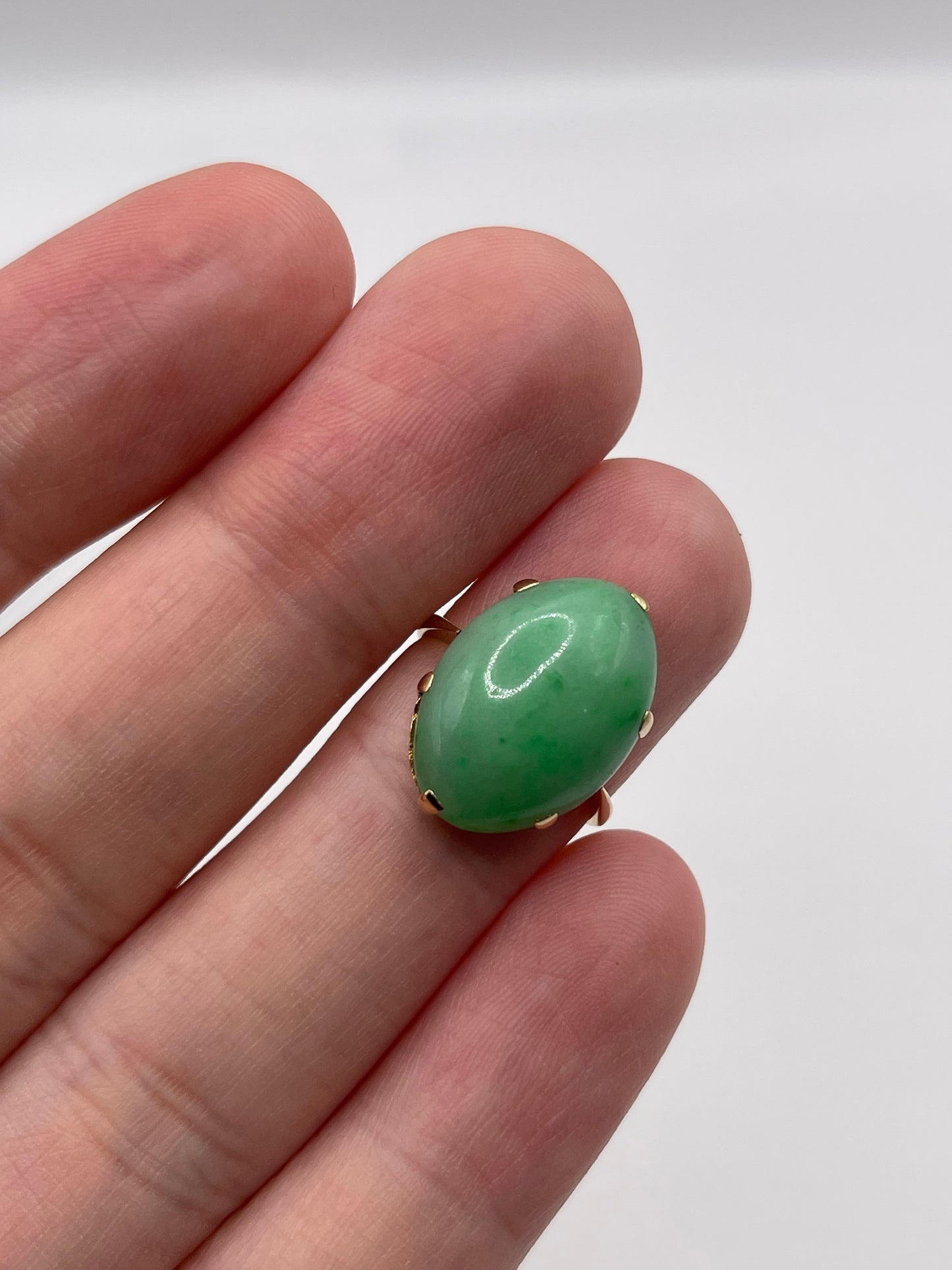14ct gold jade ring