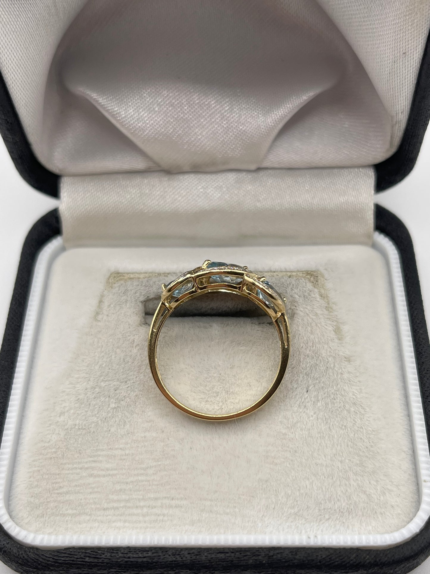 9ct gold topaz and diamond ring