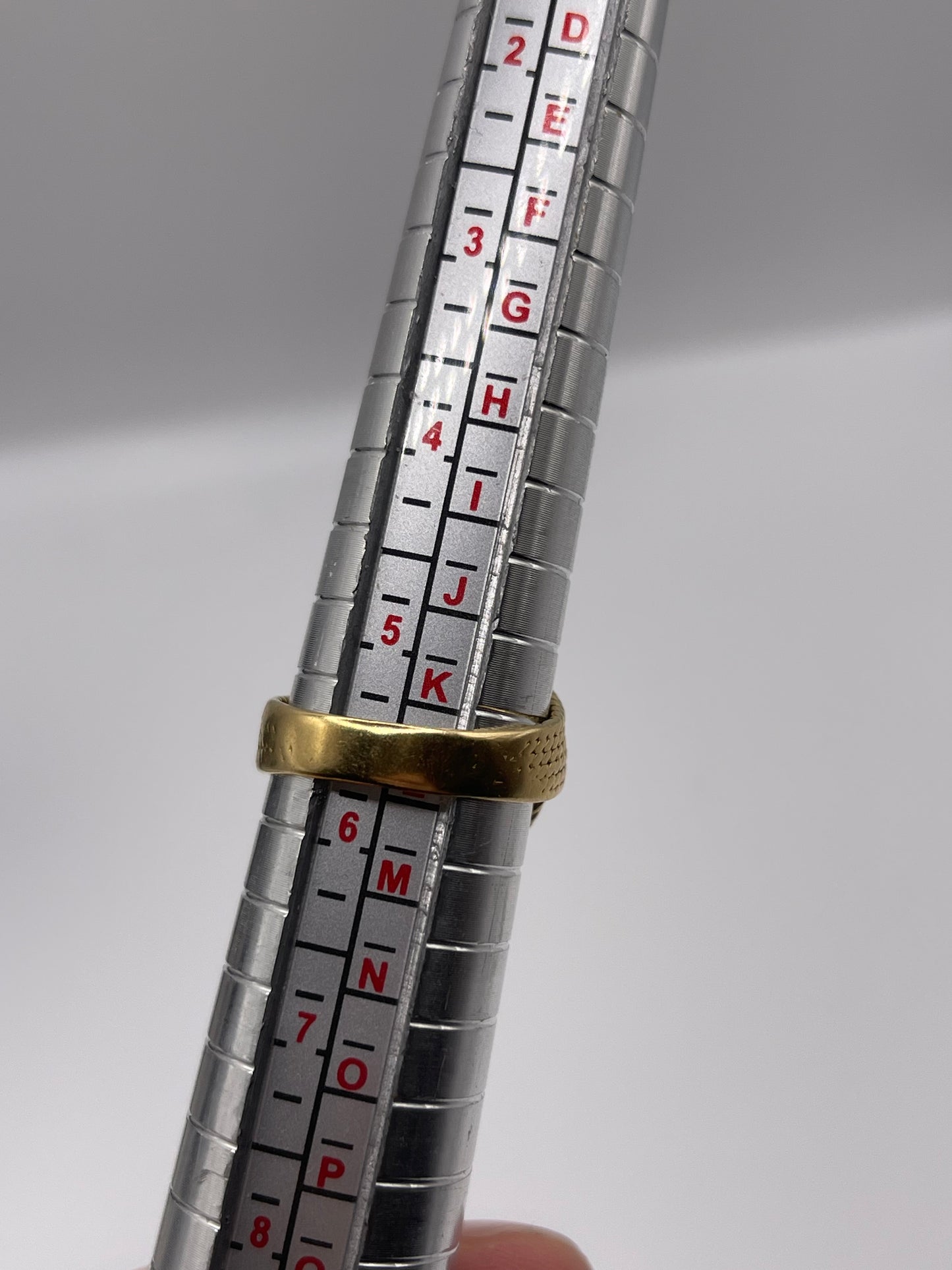 18ct gold diamond ring