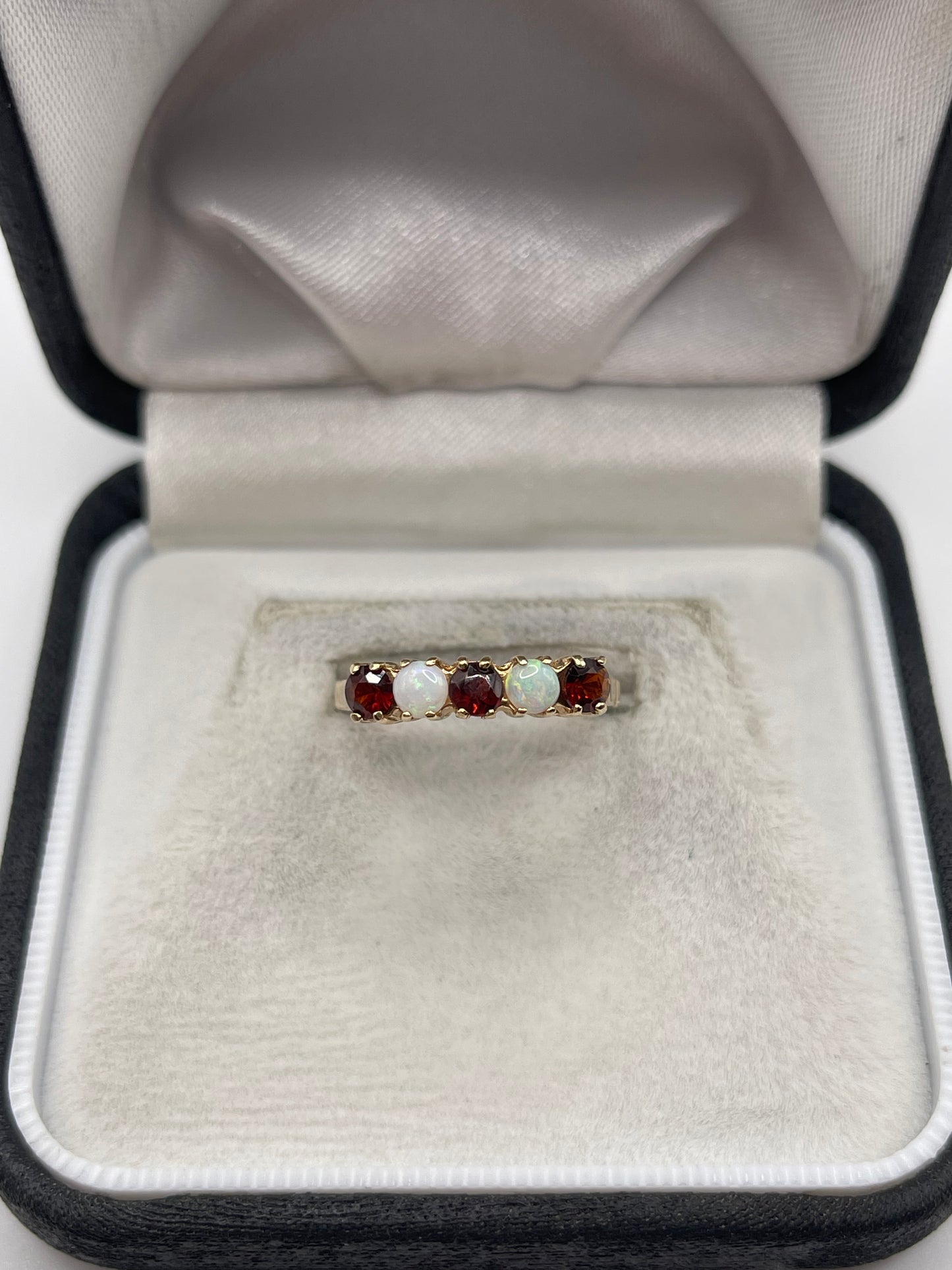9ct gold opal and garnet ring
