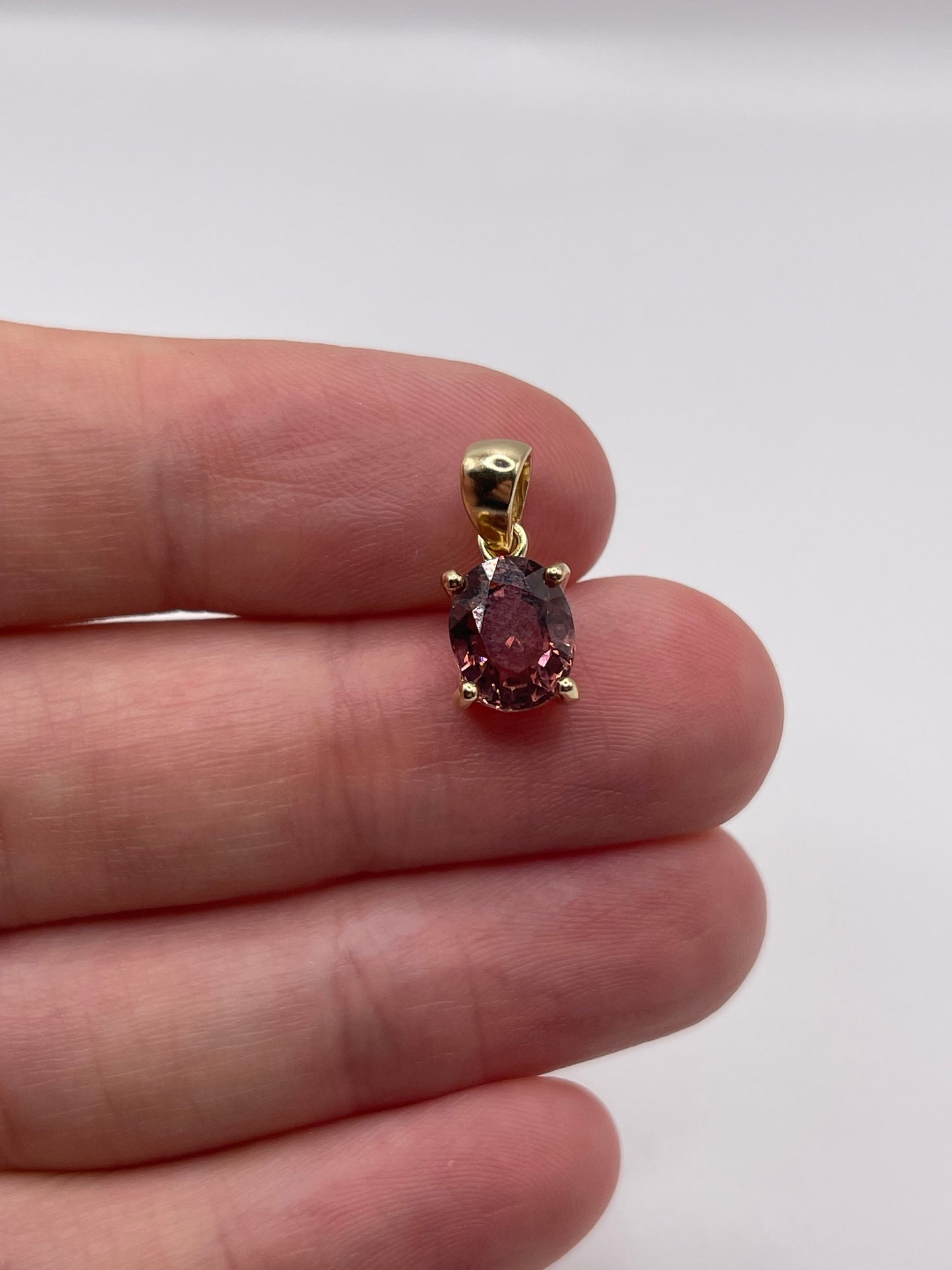 9ct gold tourmaline pendant