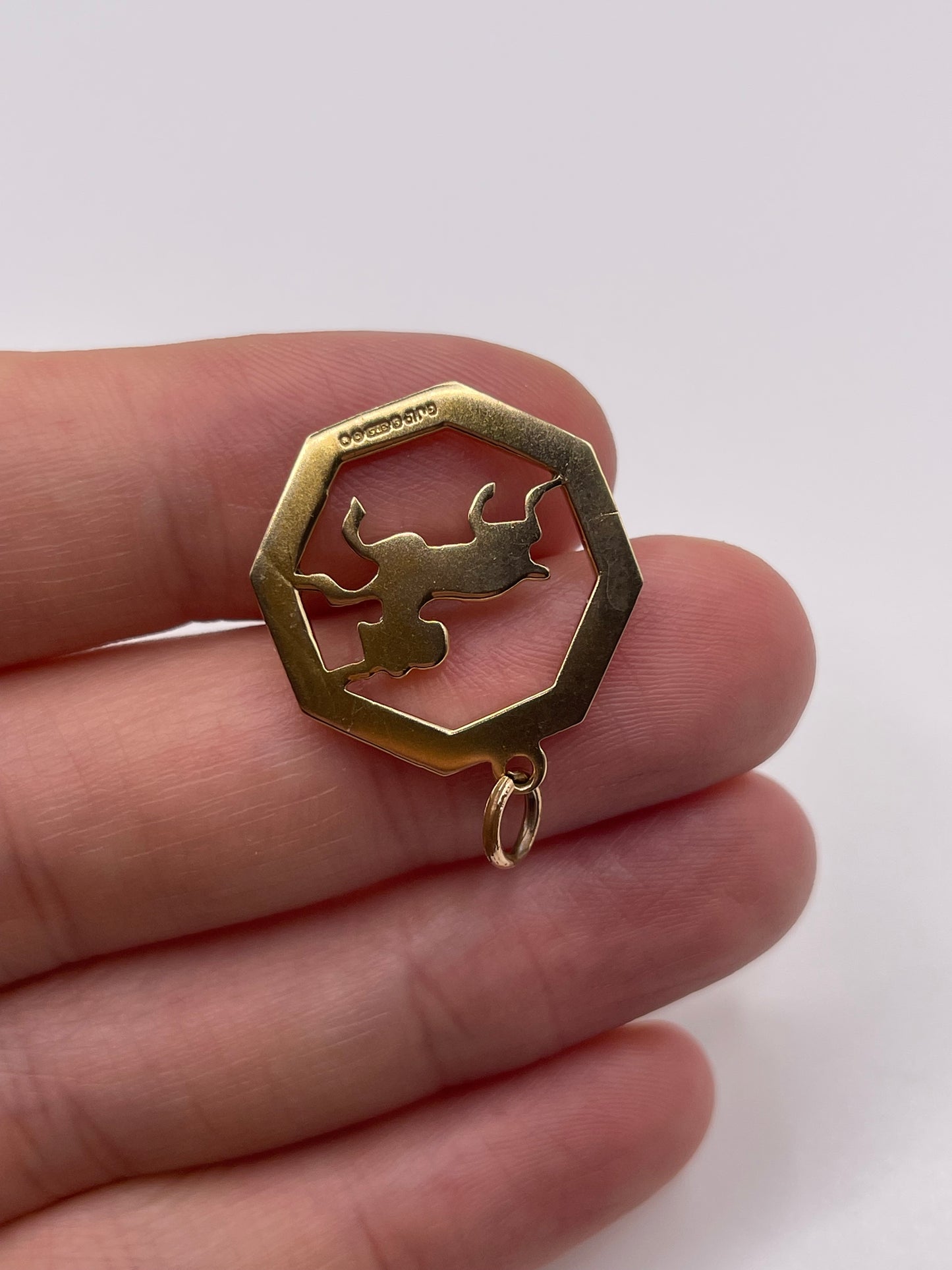 9ct gold Aries pendant