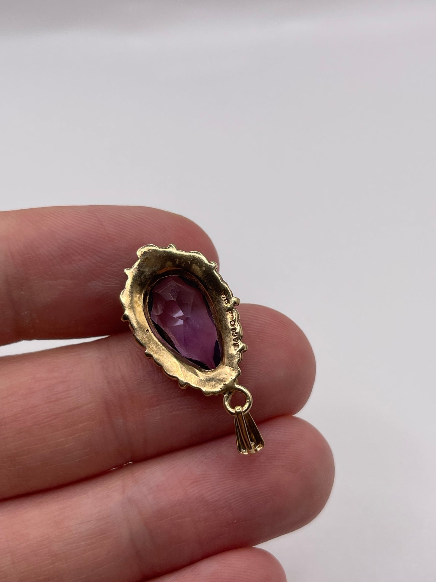 9ct gold amethyst pendant
