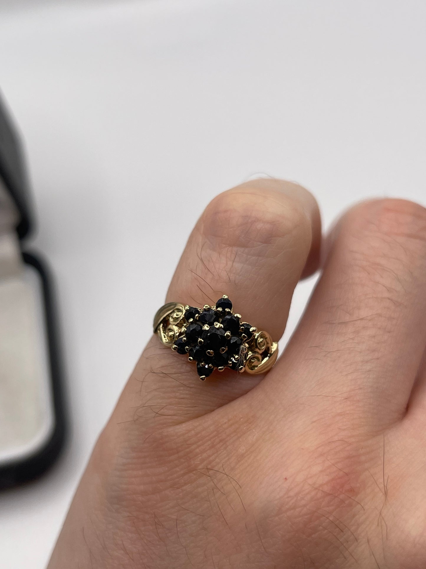 9ct gold sapphire cluster ring
