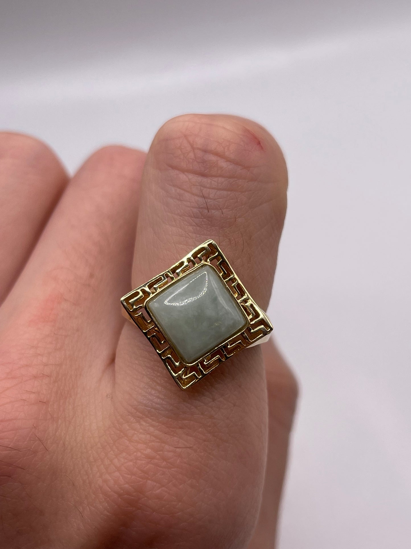 14ct gold jade ring