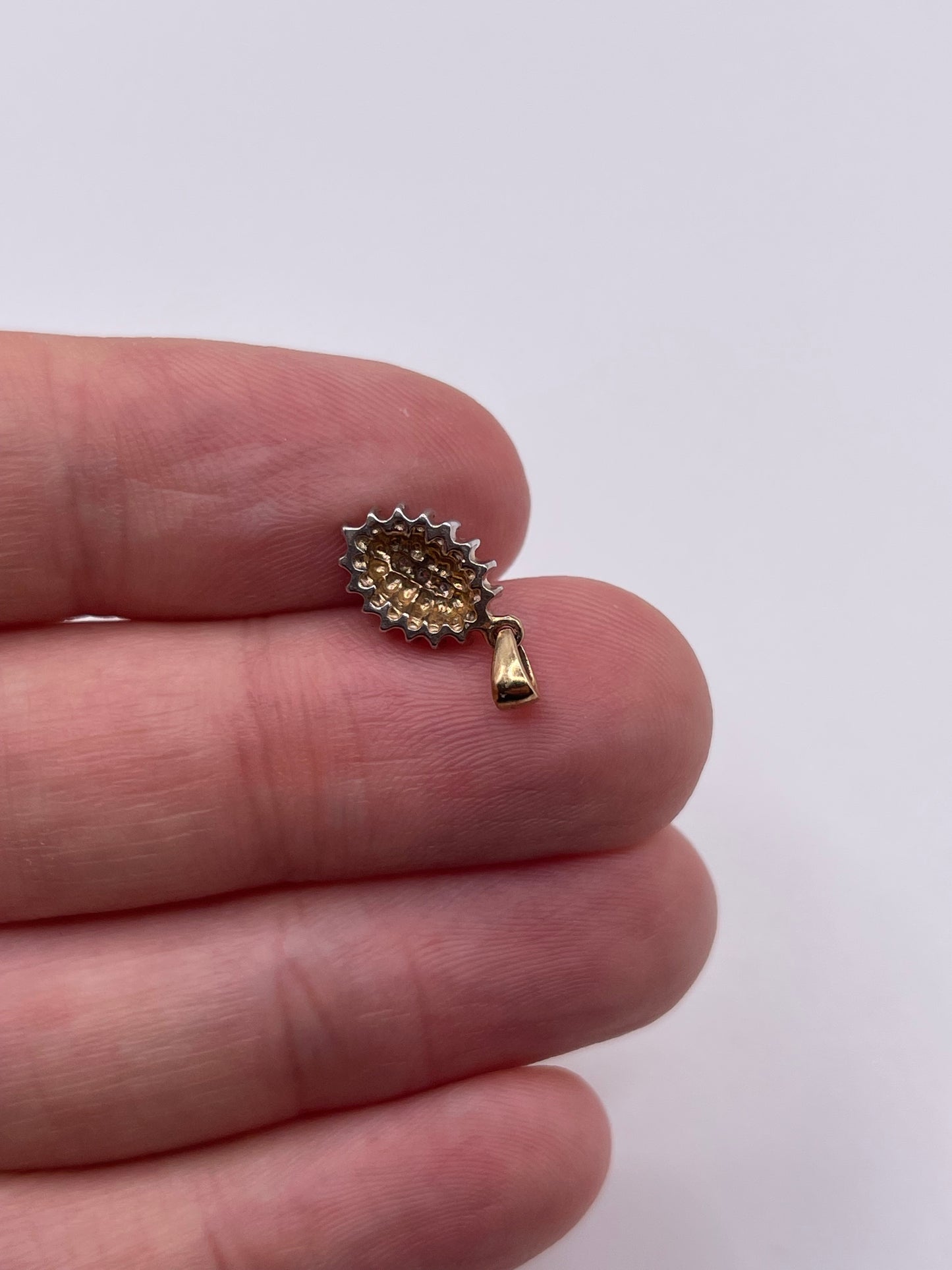 9ct gold diamond cluster pendant