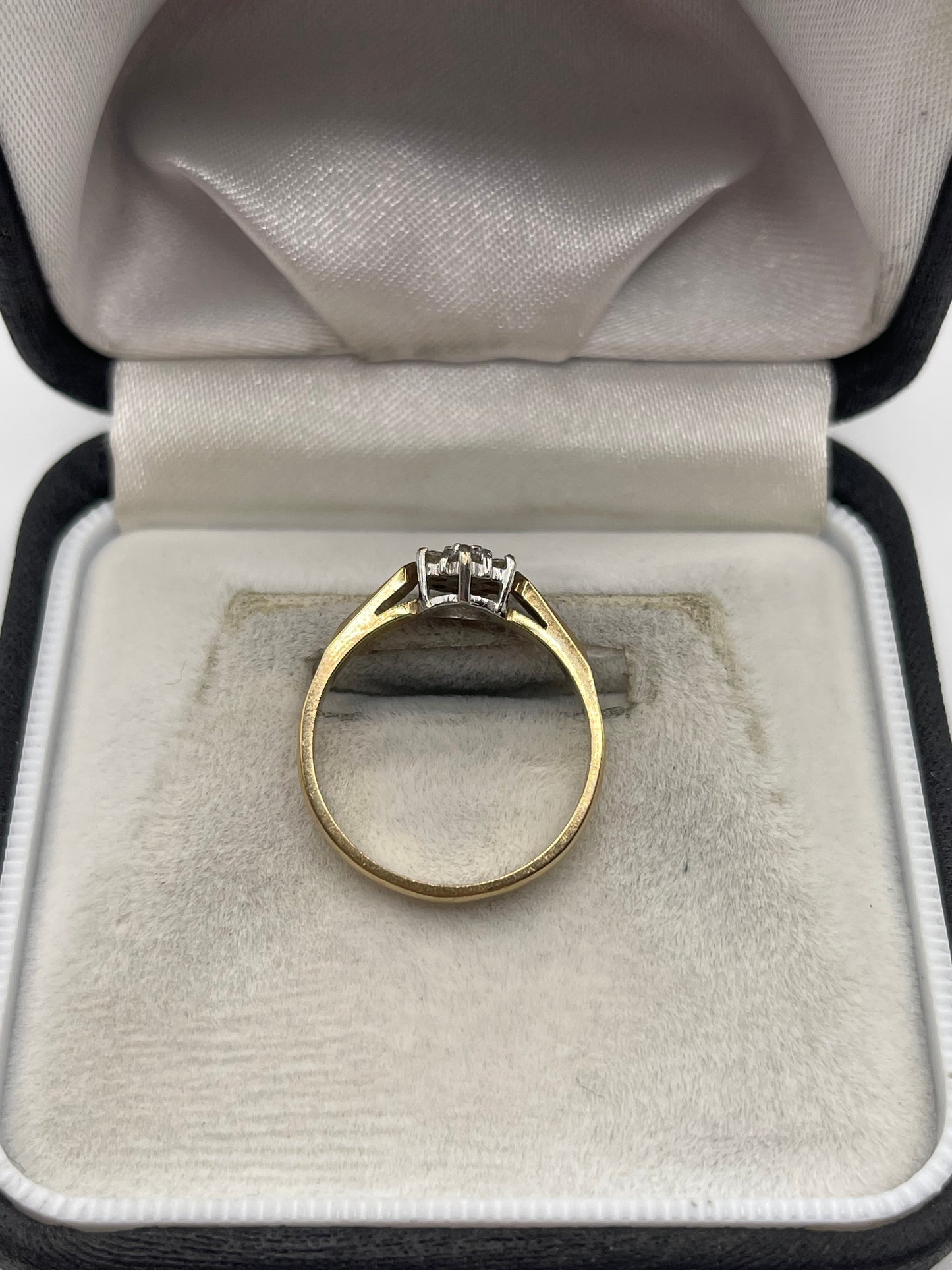 9ct gold diamond cluster ring
