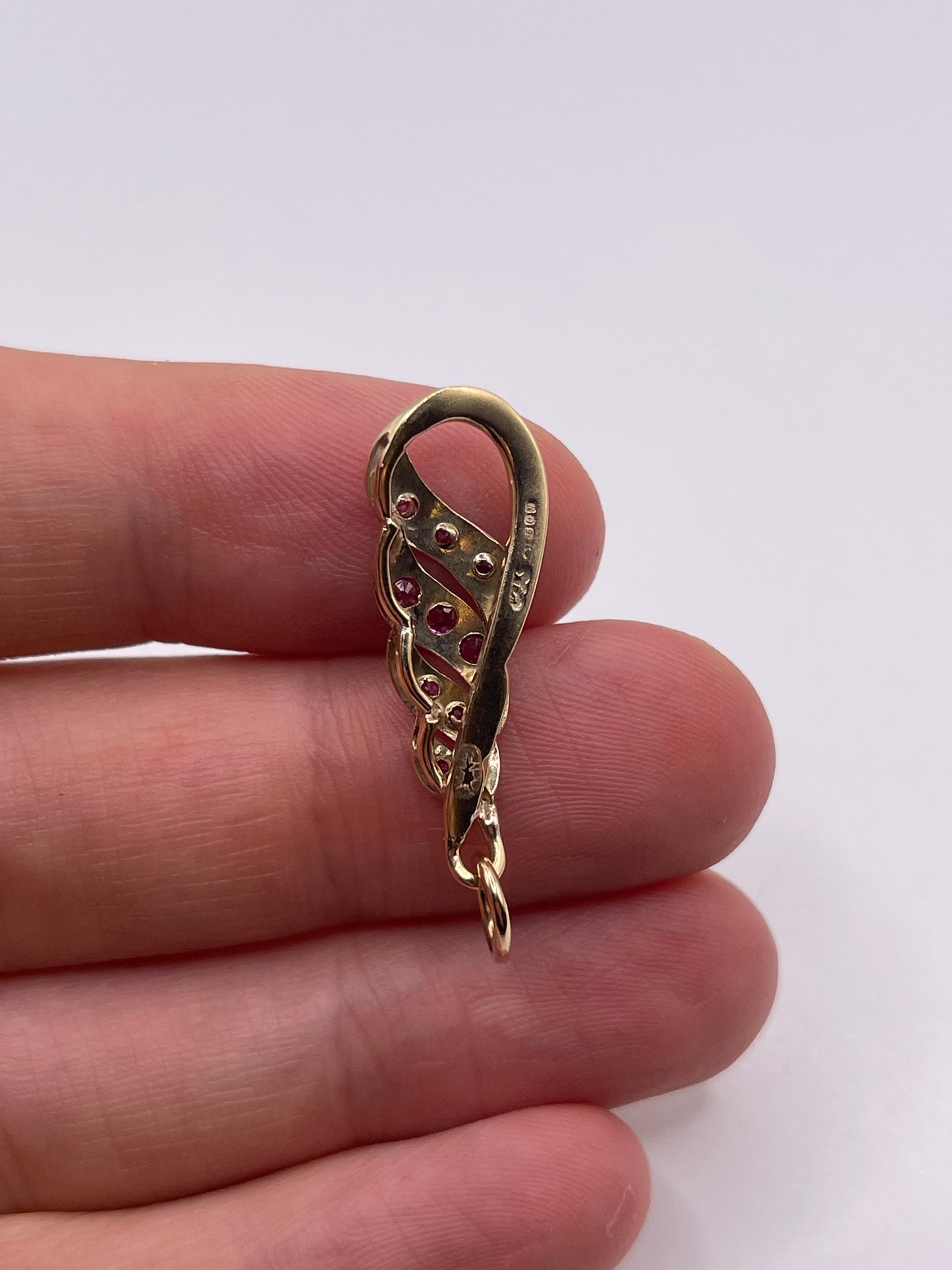 9ct gold ruby cluster pendant