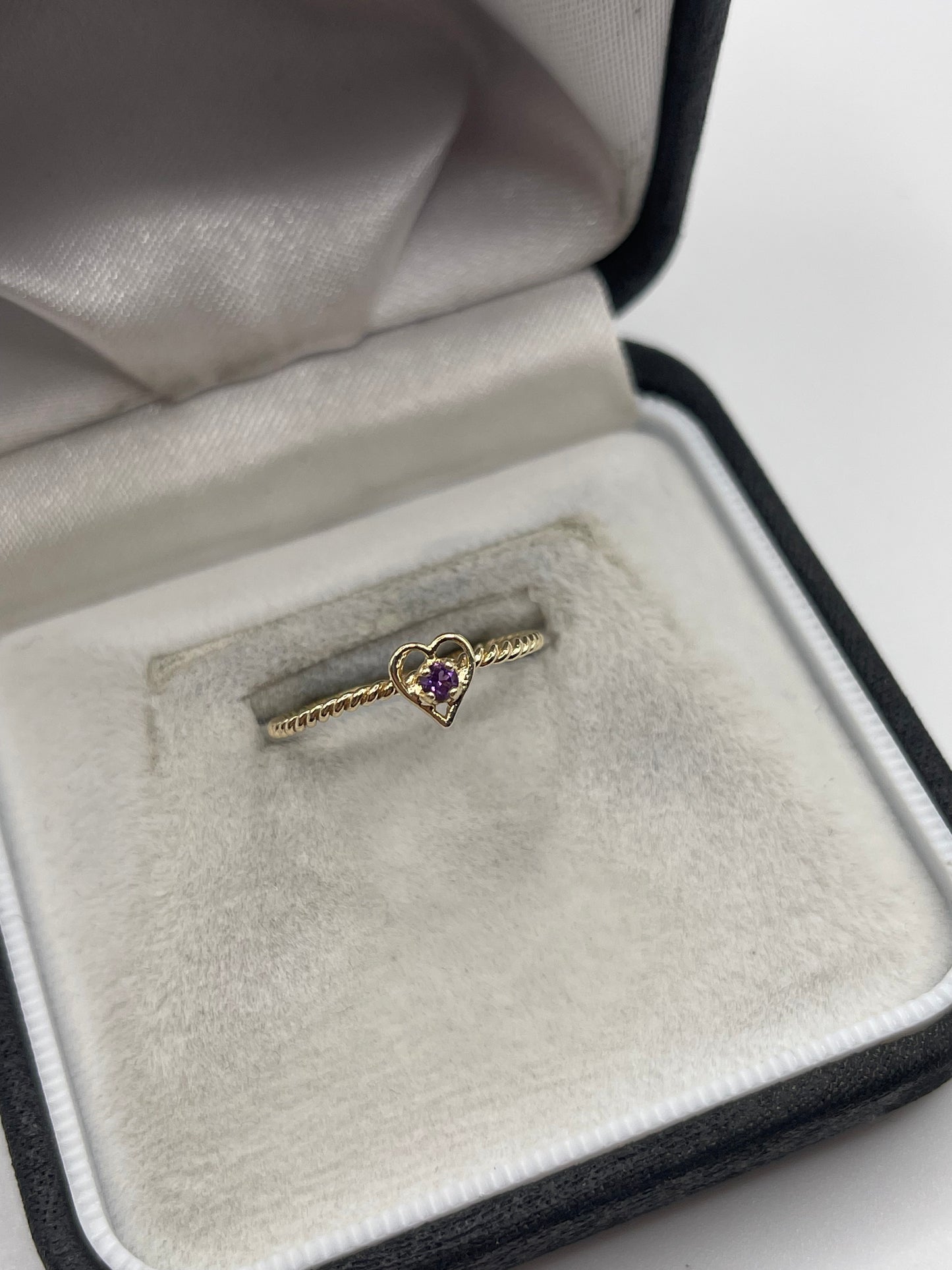 9ct gold amethyst heart ring