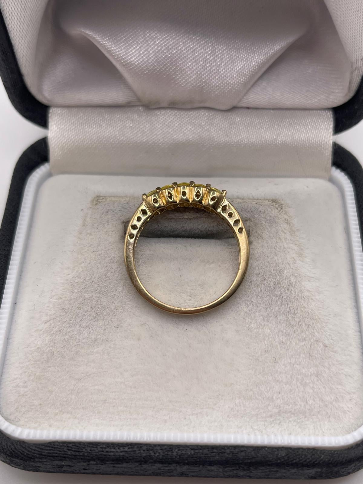 9ct gold quartz ring
