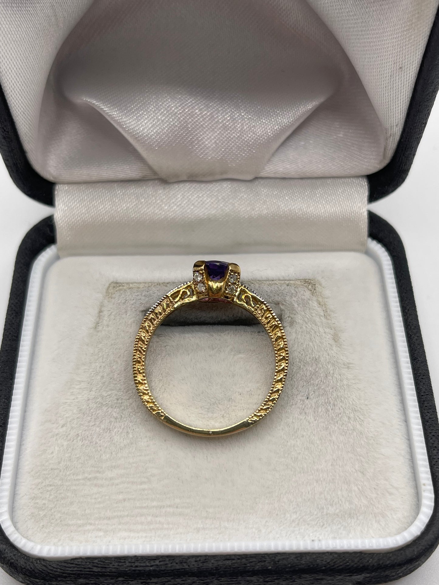 9ct gold amethyst and diamond ring